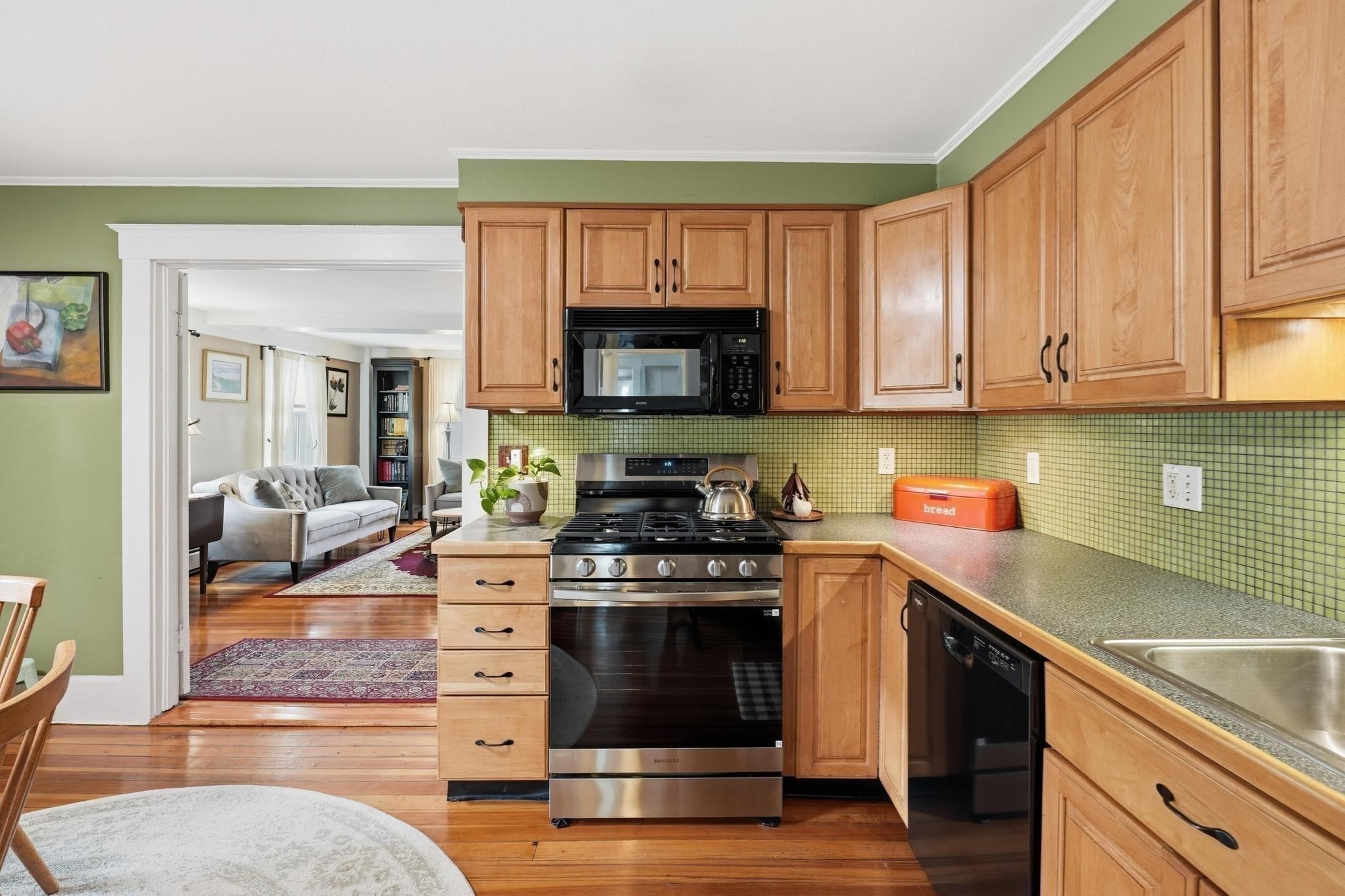 main property photo 13