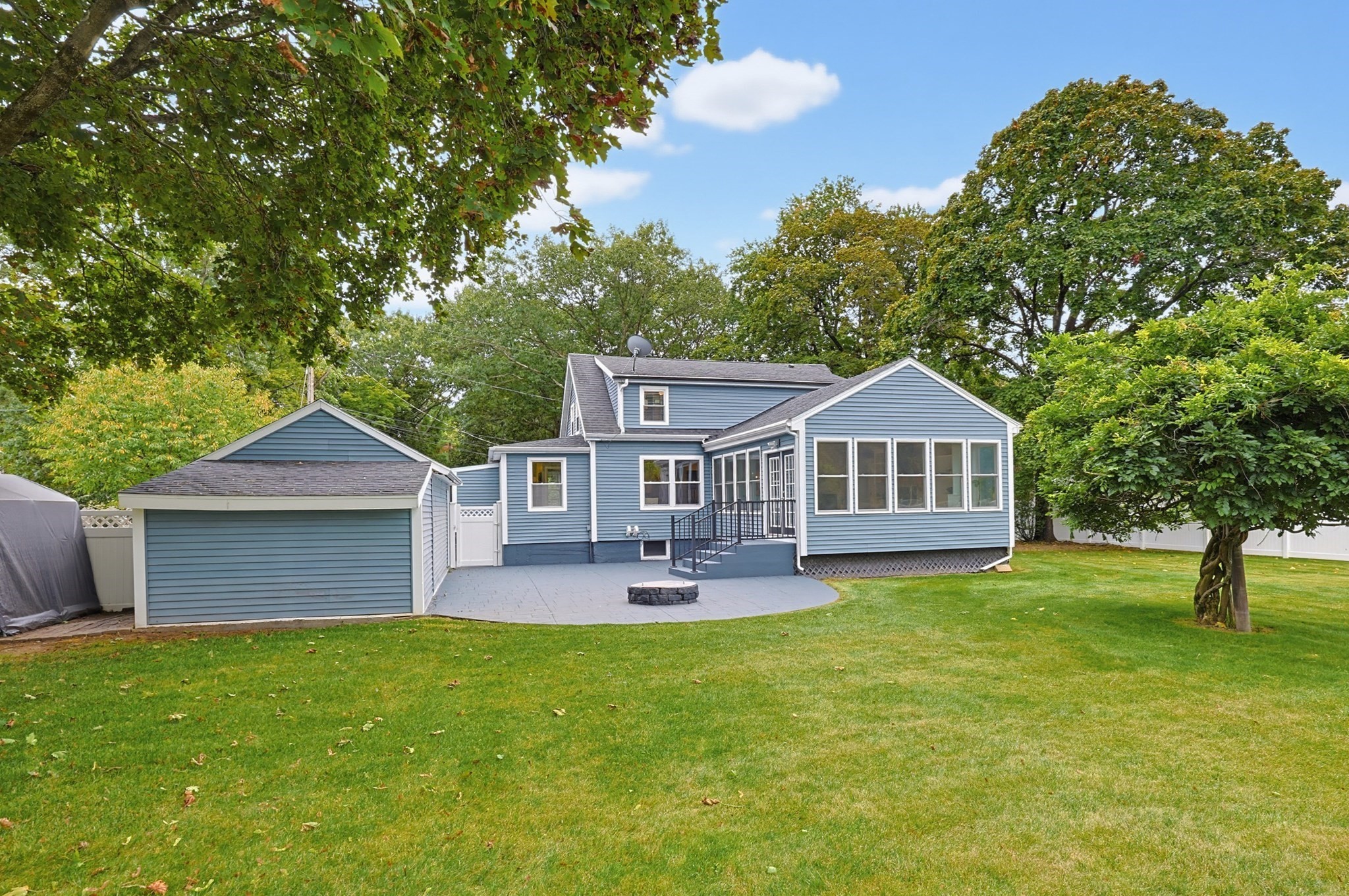 main property photo 30