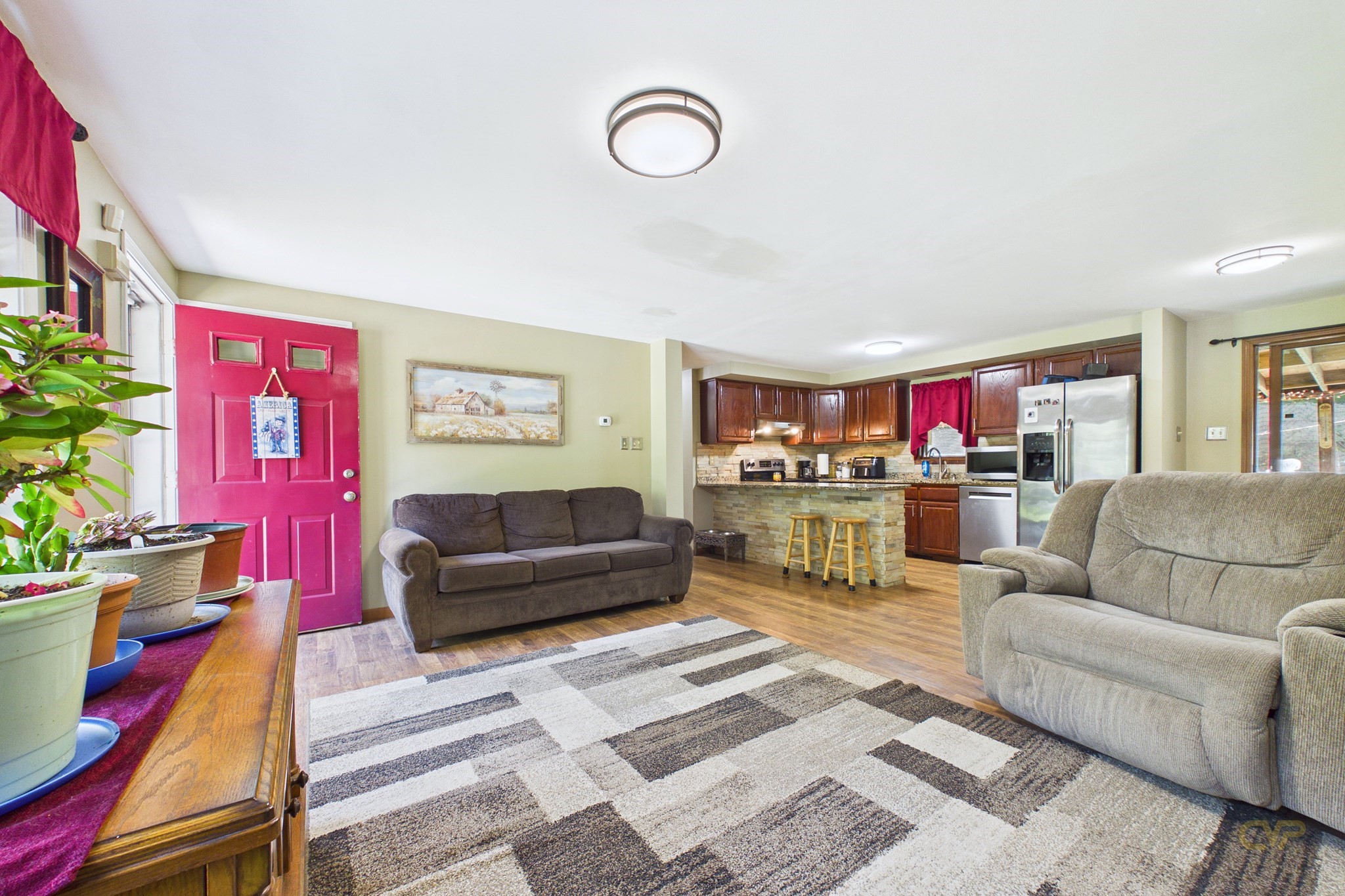 main property photo 6