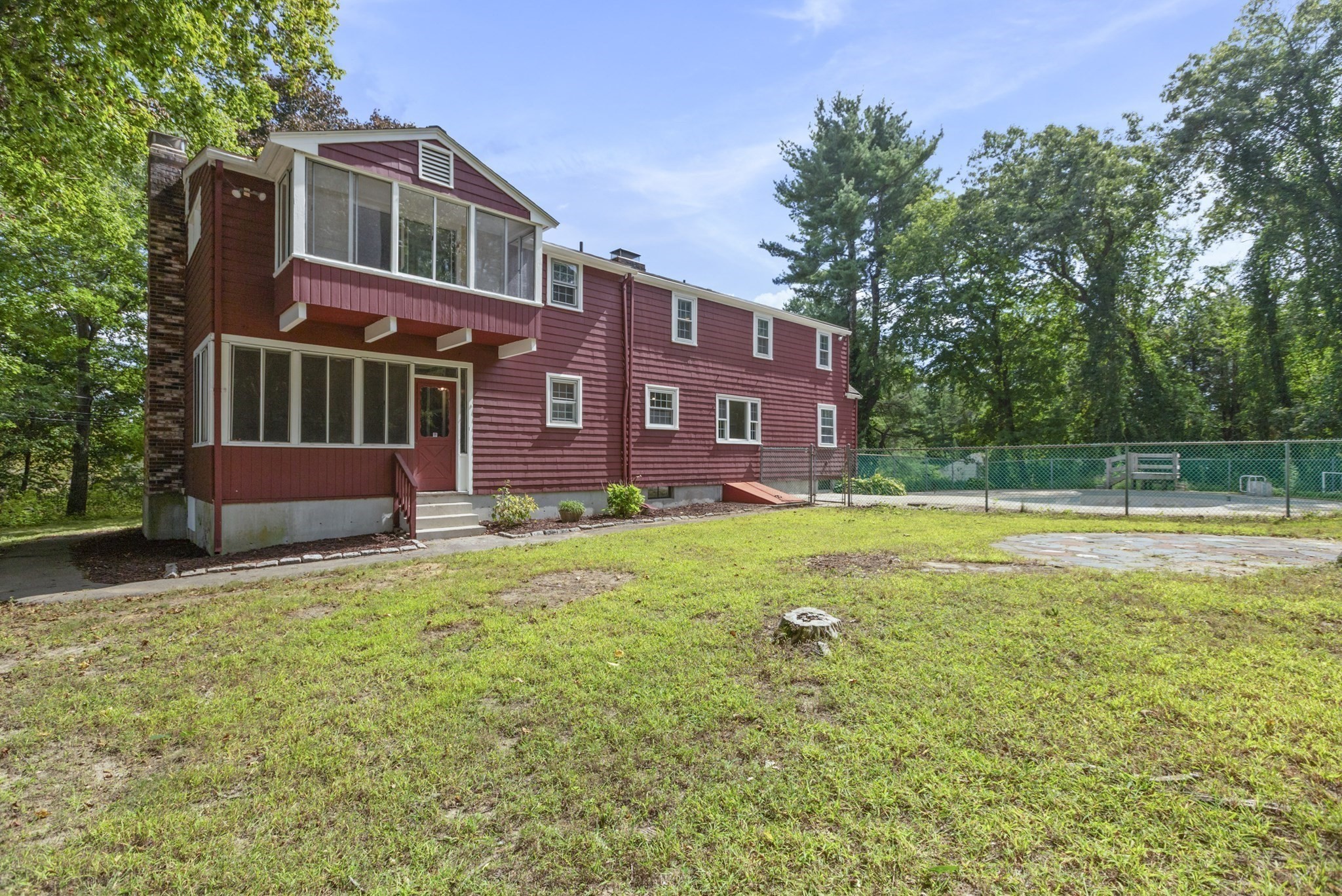 main property photo 33