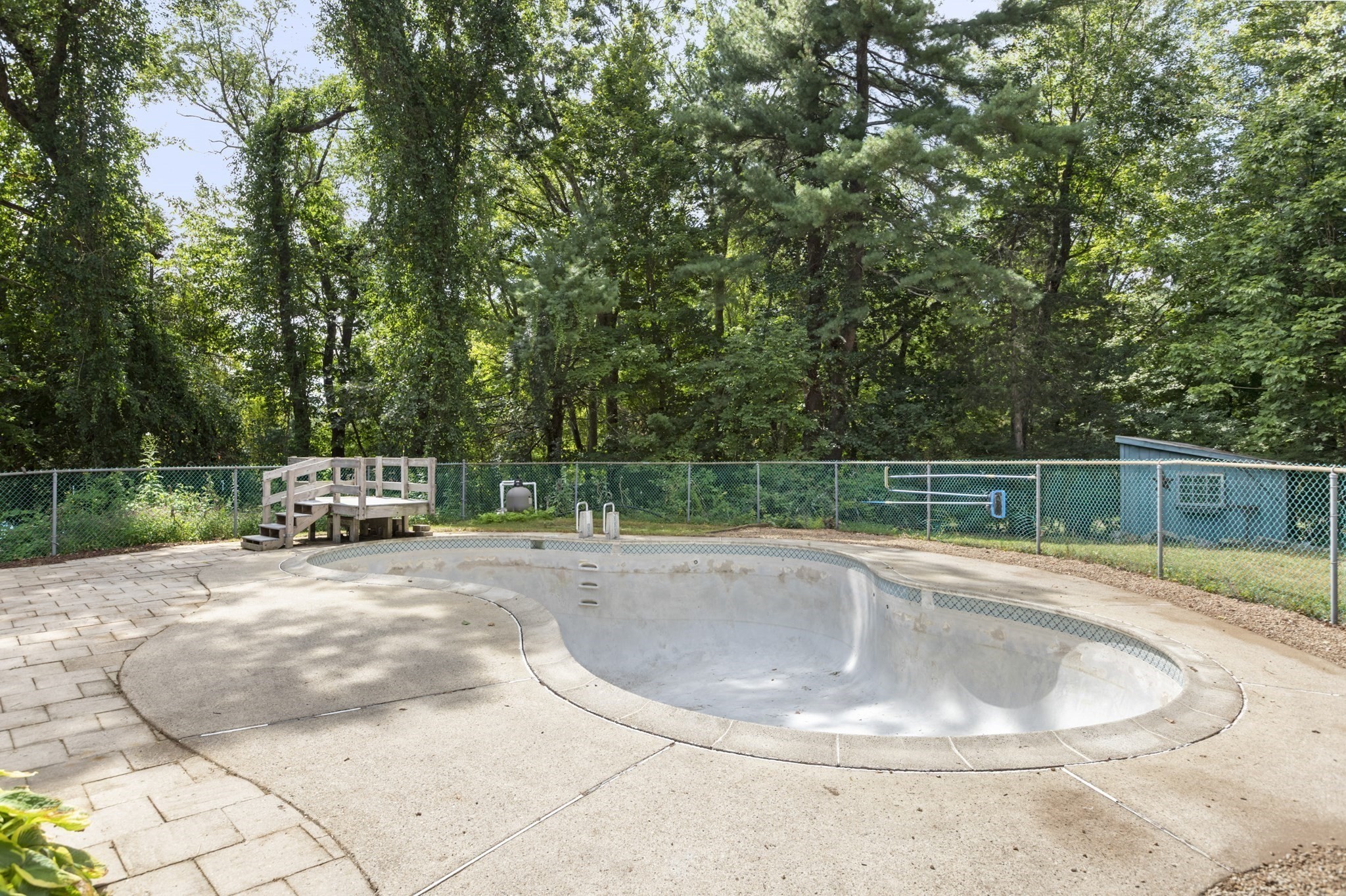 main property photo 36