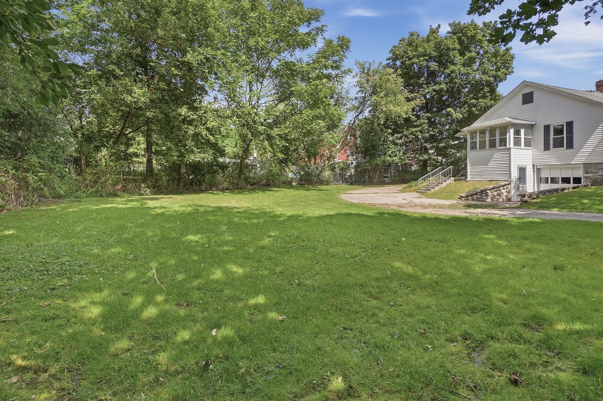 main property photo 23
