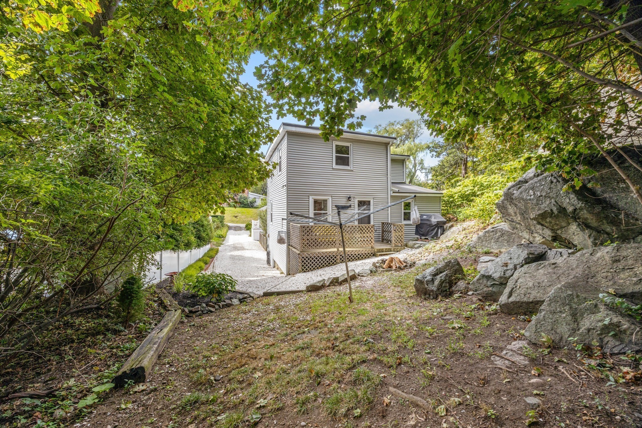 main property photo 33