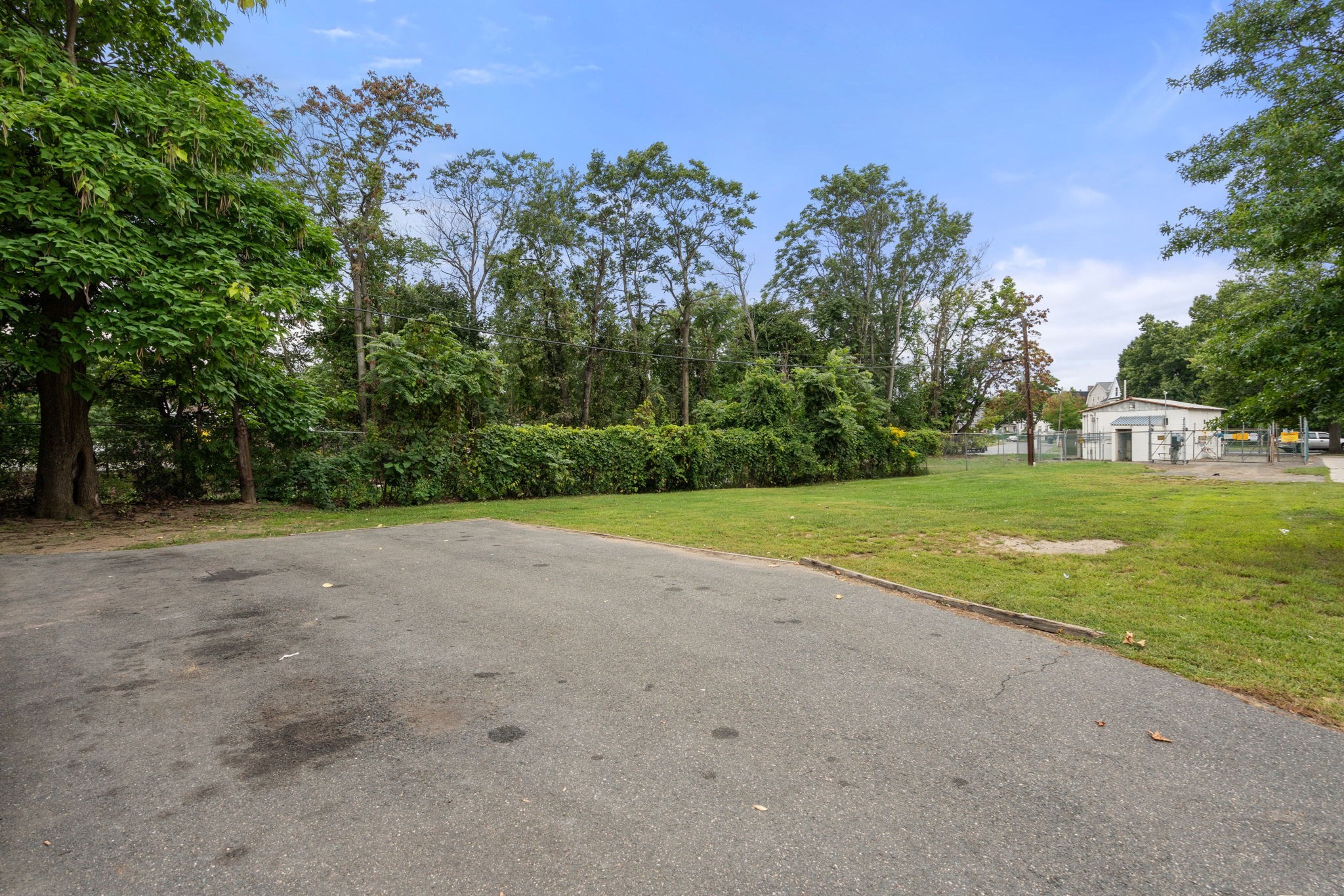 main property photo 40