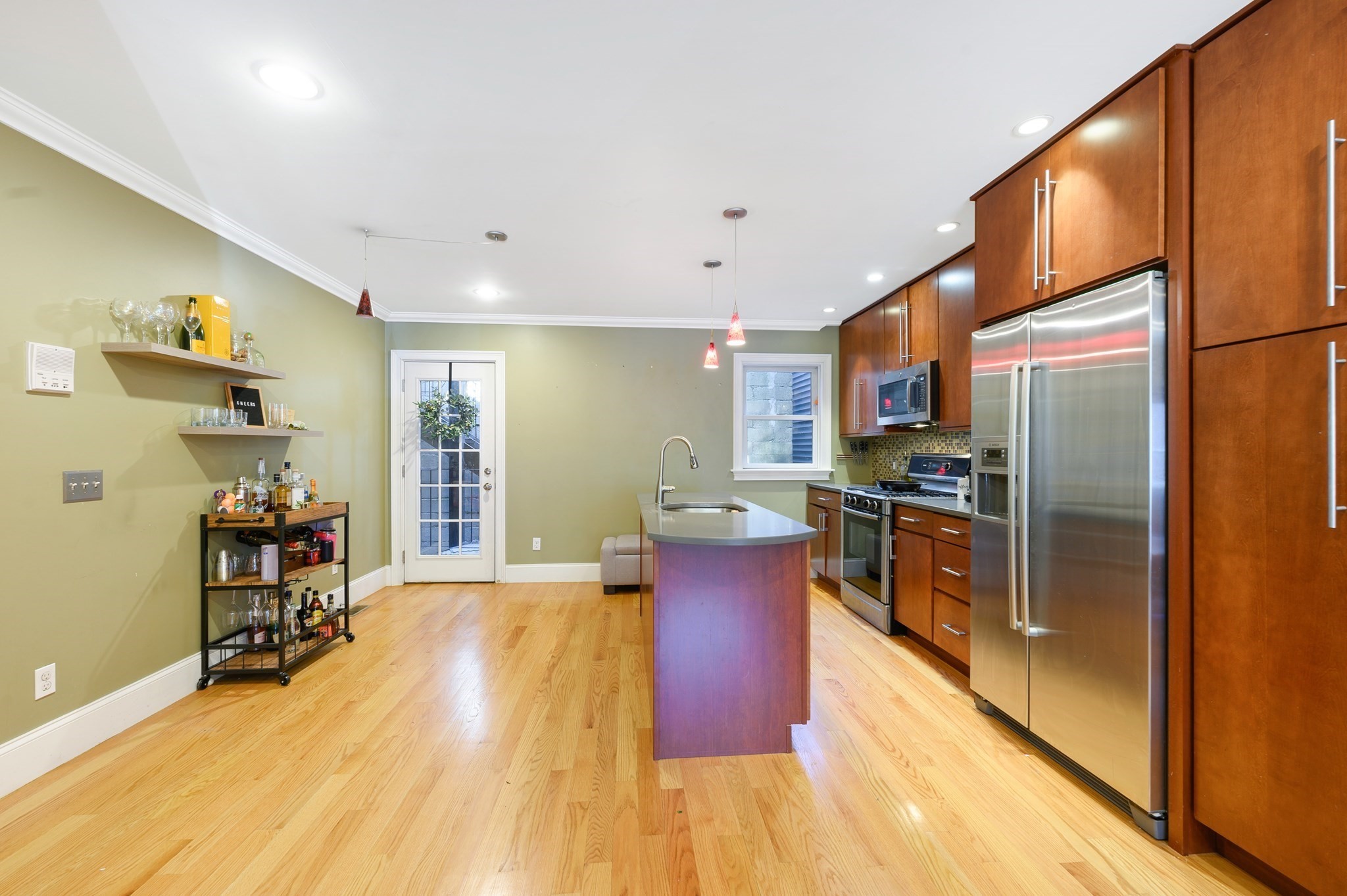 main property photo 5
