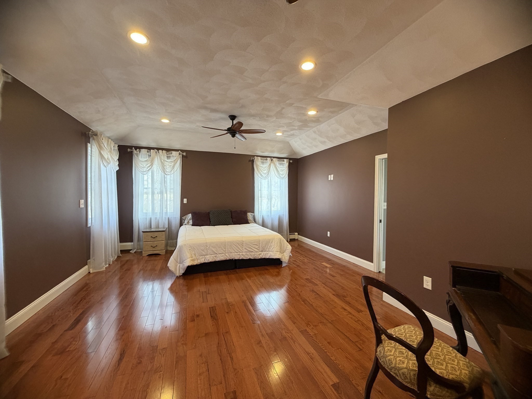 main property photo 24