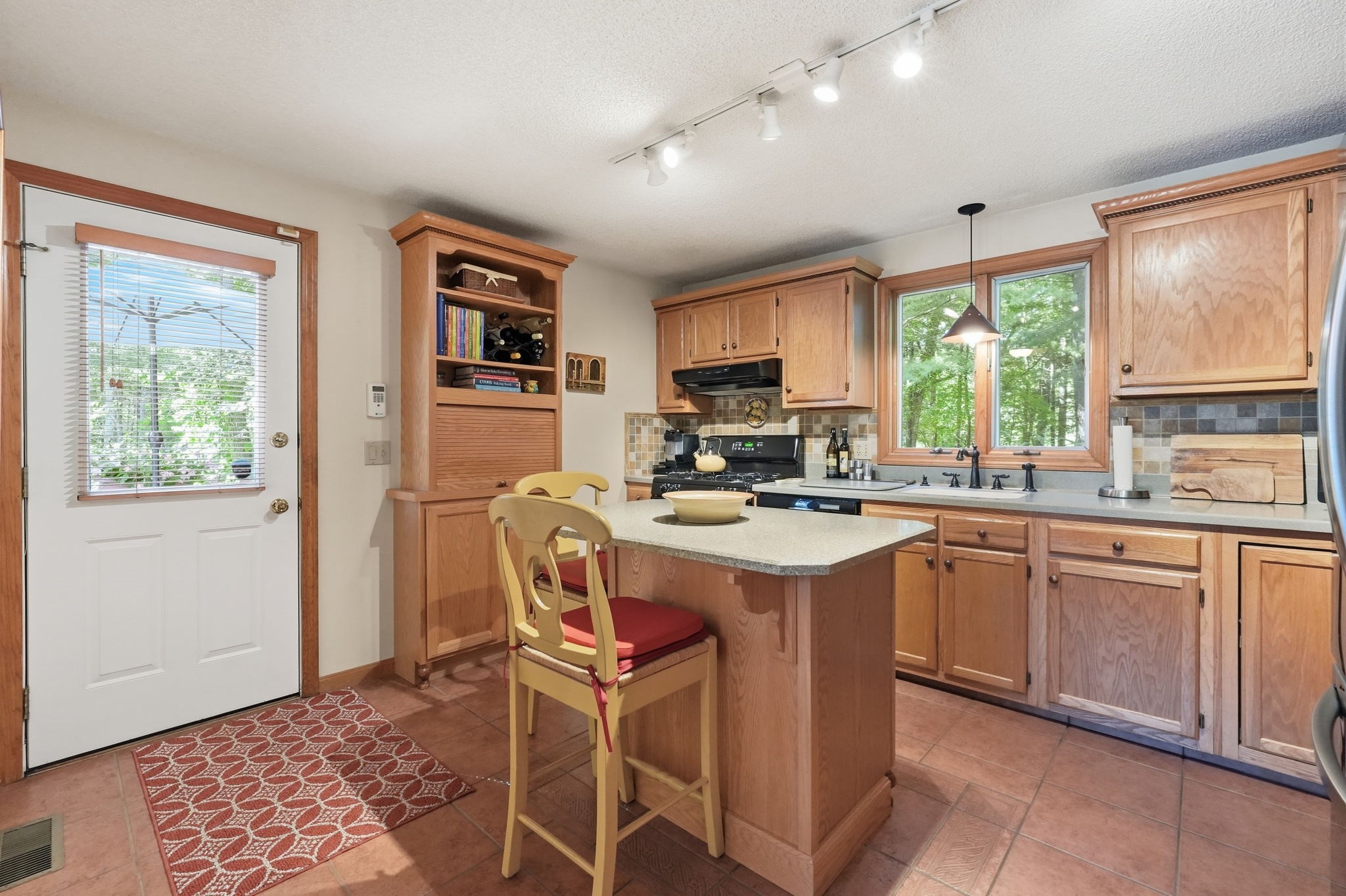 main property photo 13