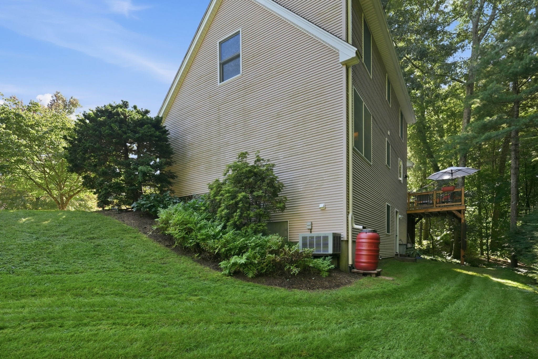 main property photo 32