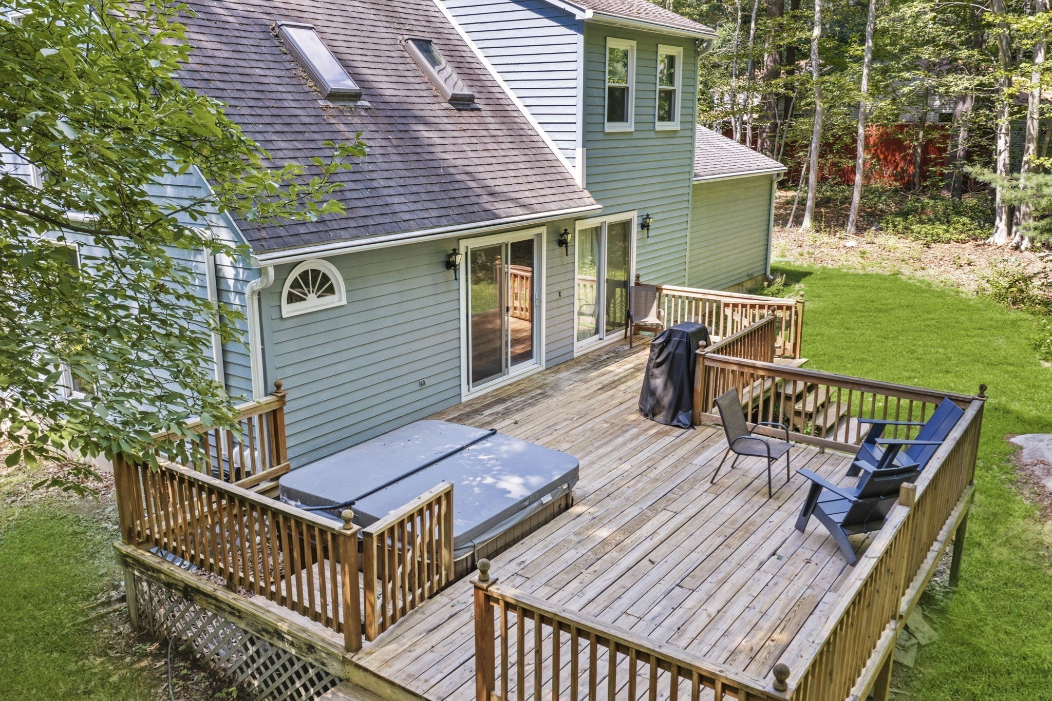 main property photo 28