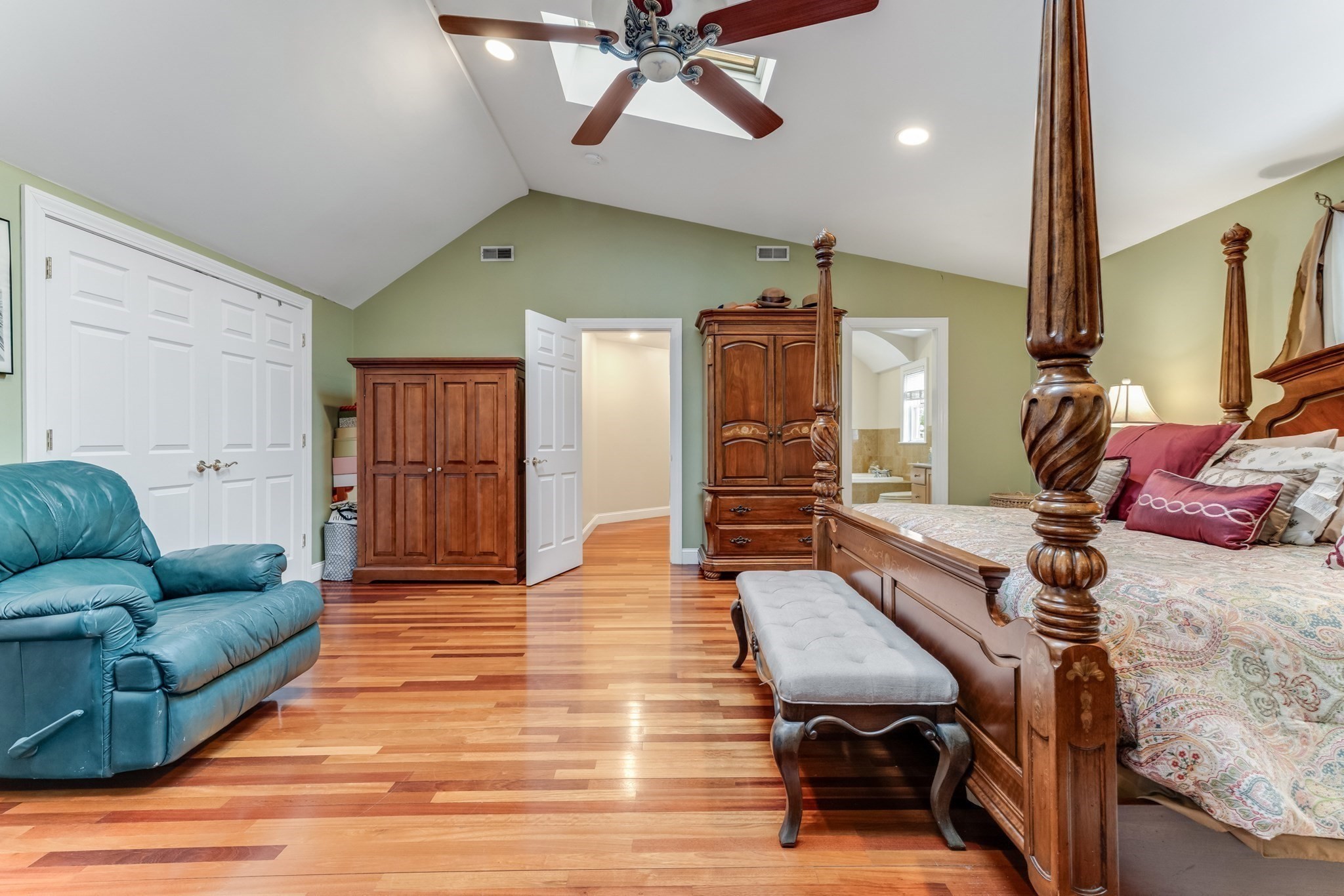 main property photo 12