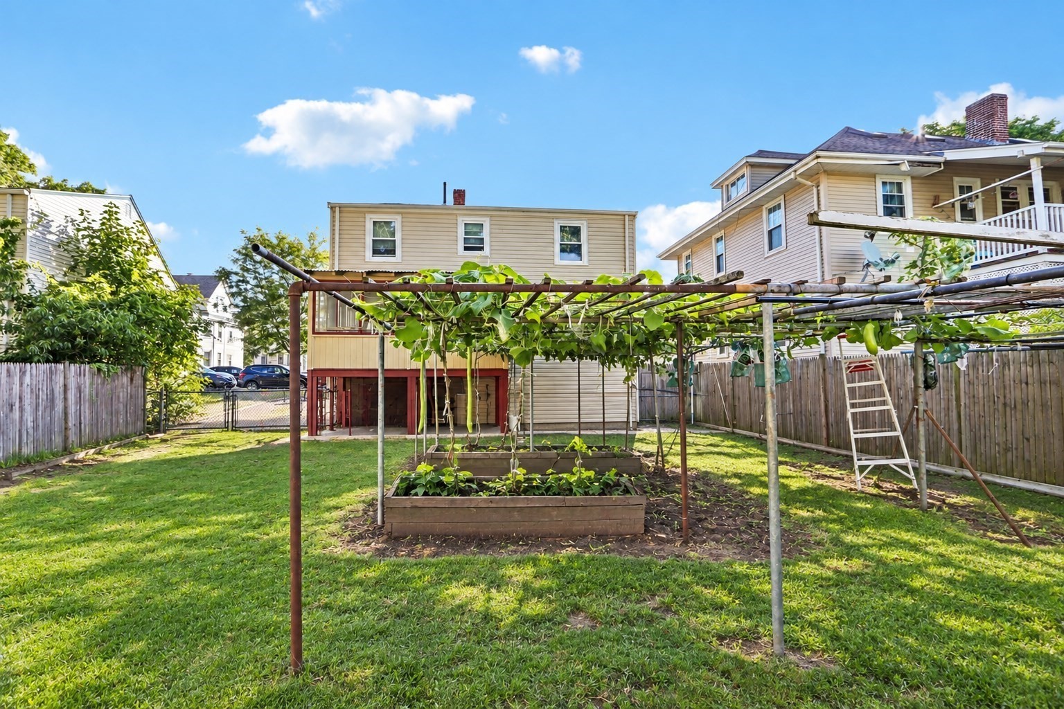 main property photo 16