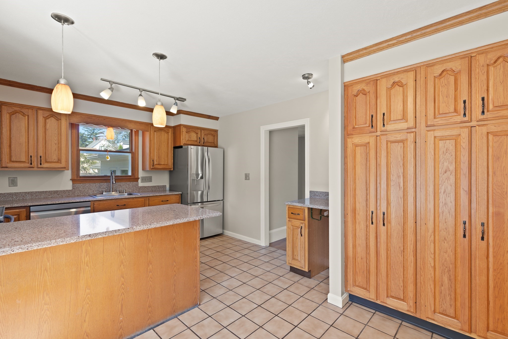 main property photo 10