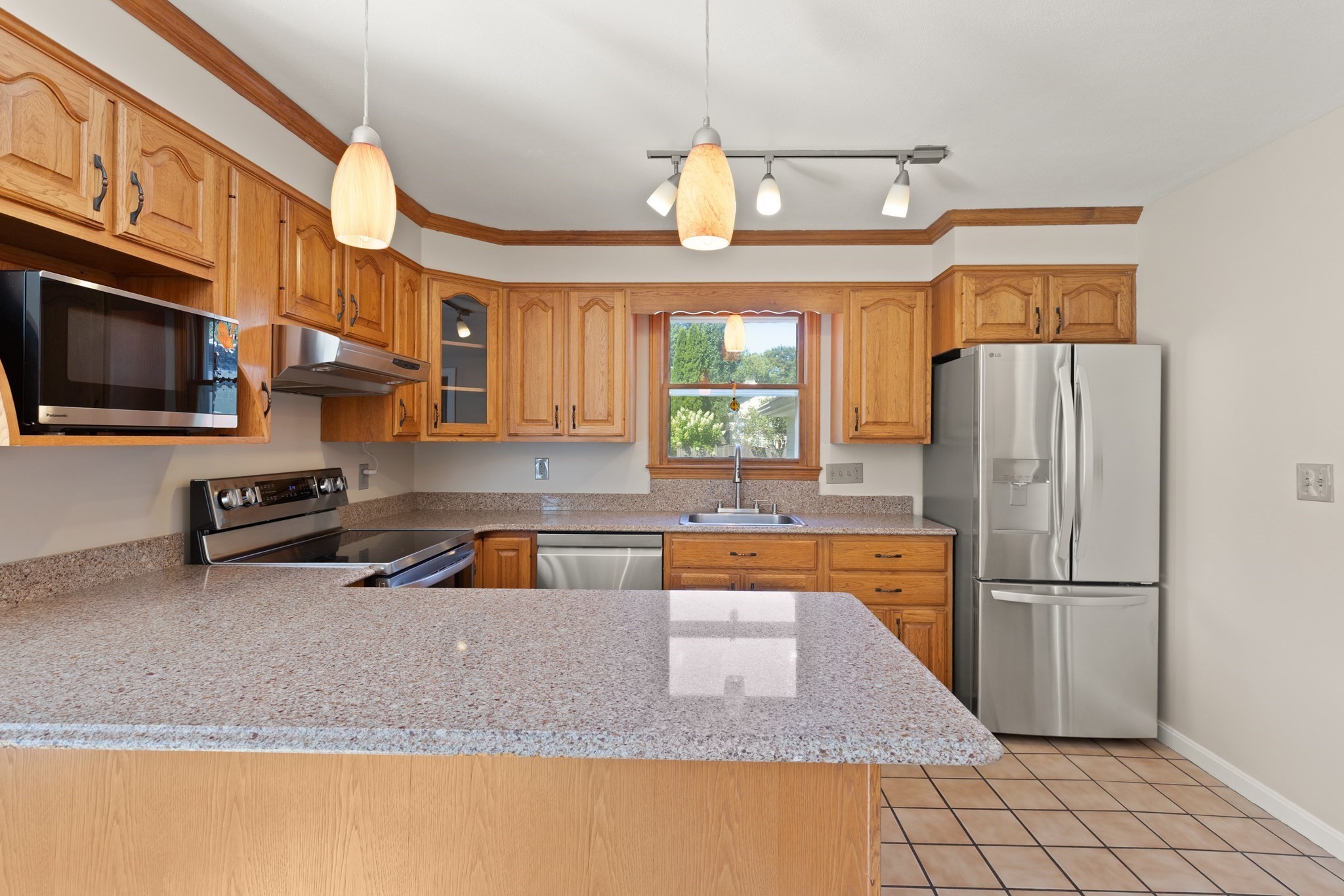 main property photo 15