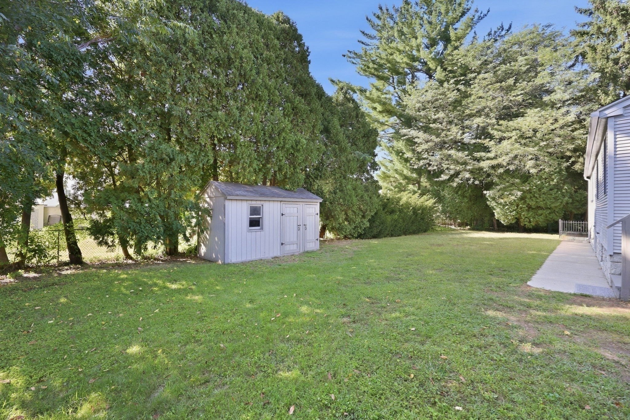 main property photo 32