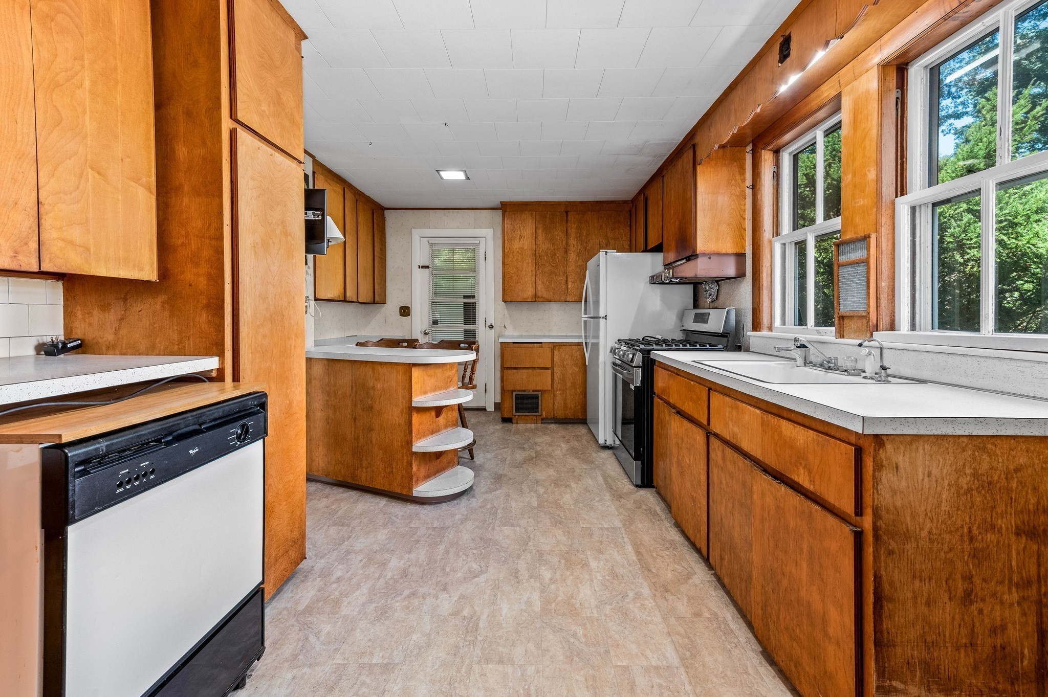 main property photo 9