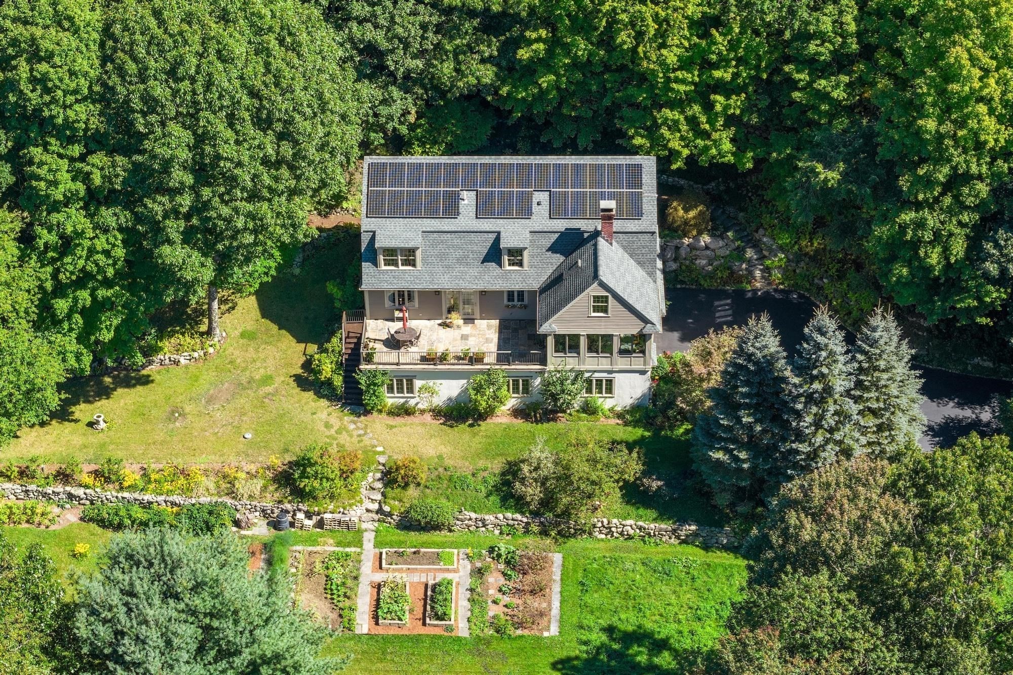 main property photo 40