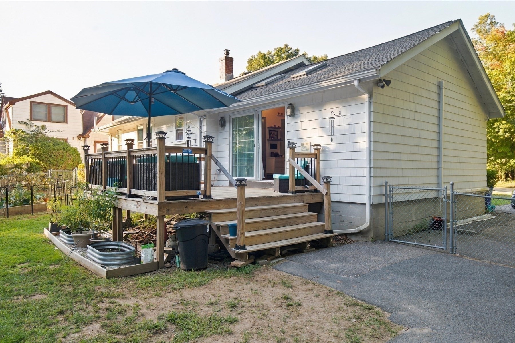 main property photo 23