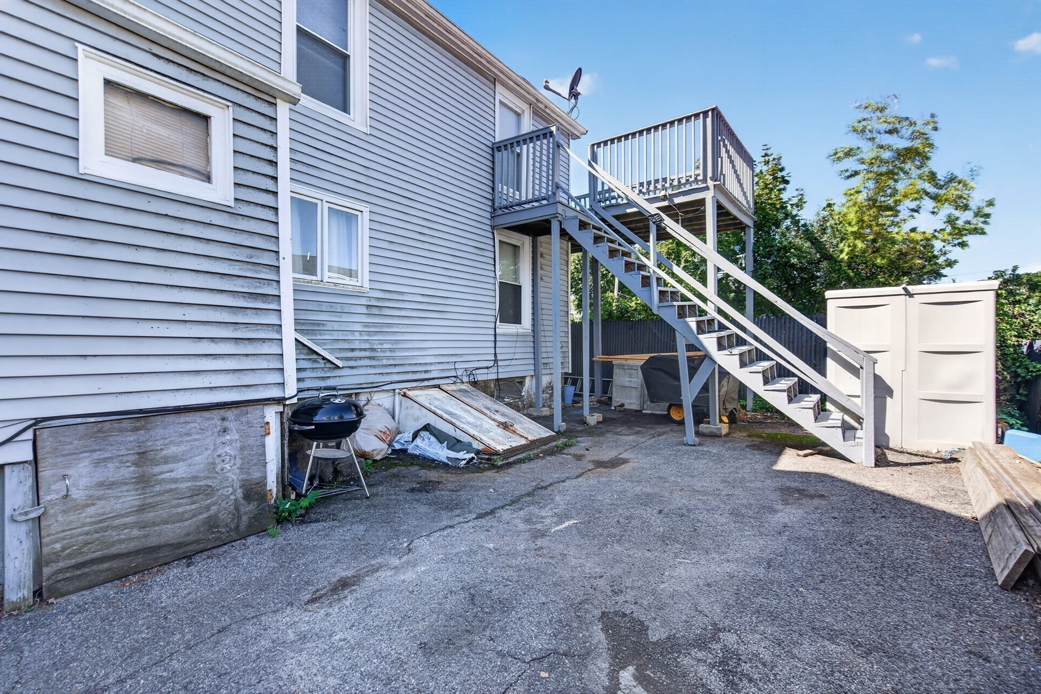 main property photo 41