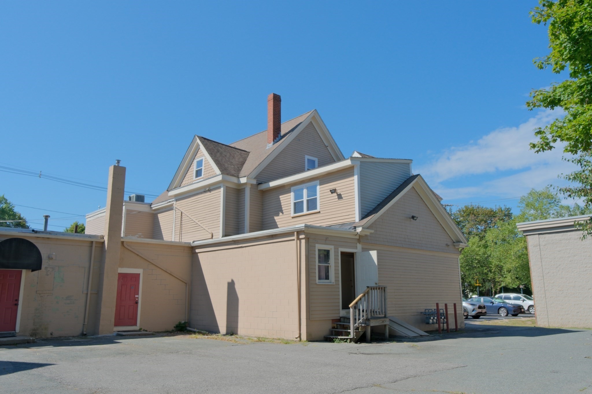 main property photo 13