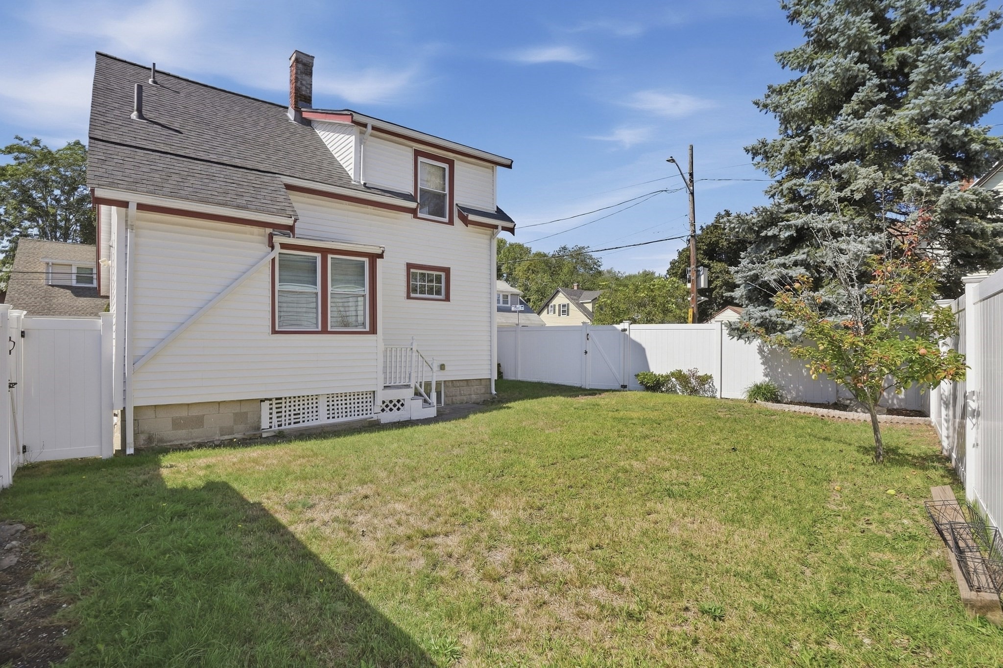 main property photo 25