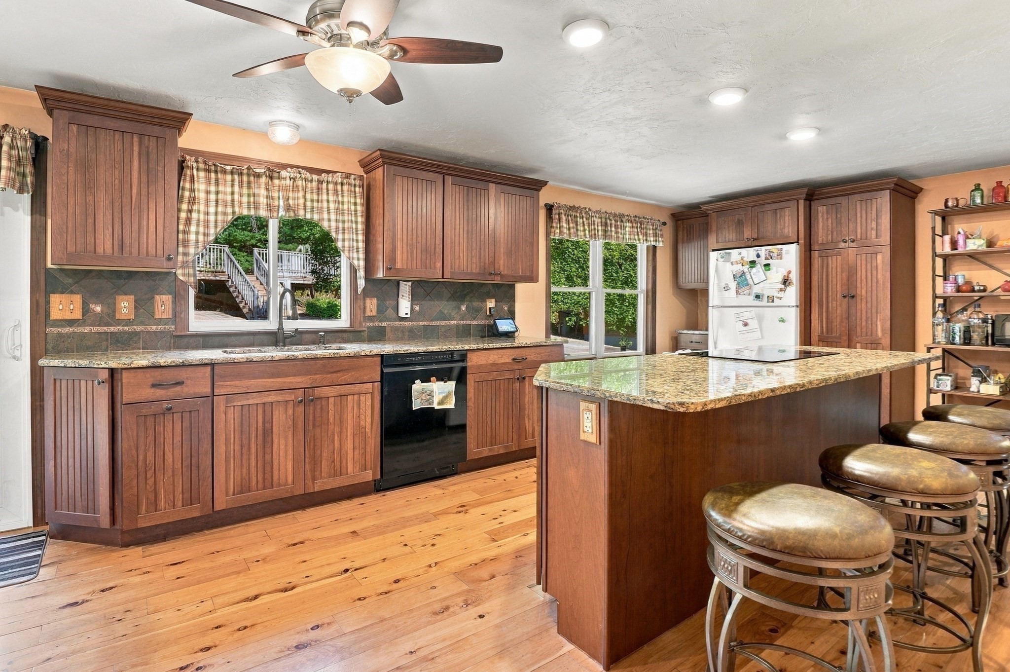 main property photo 11