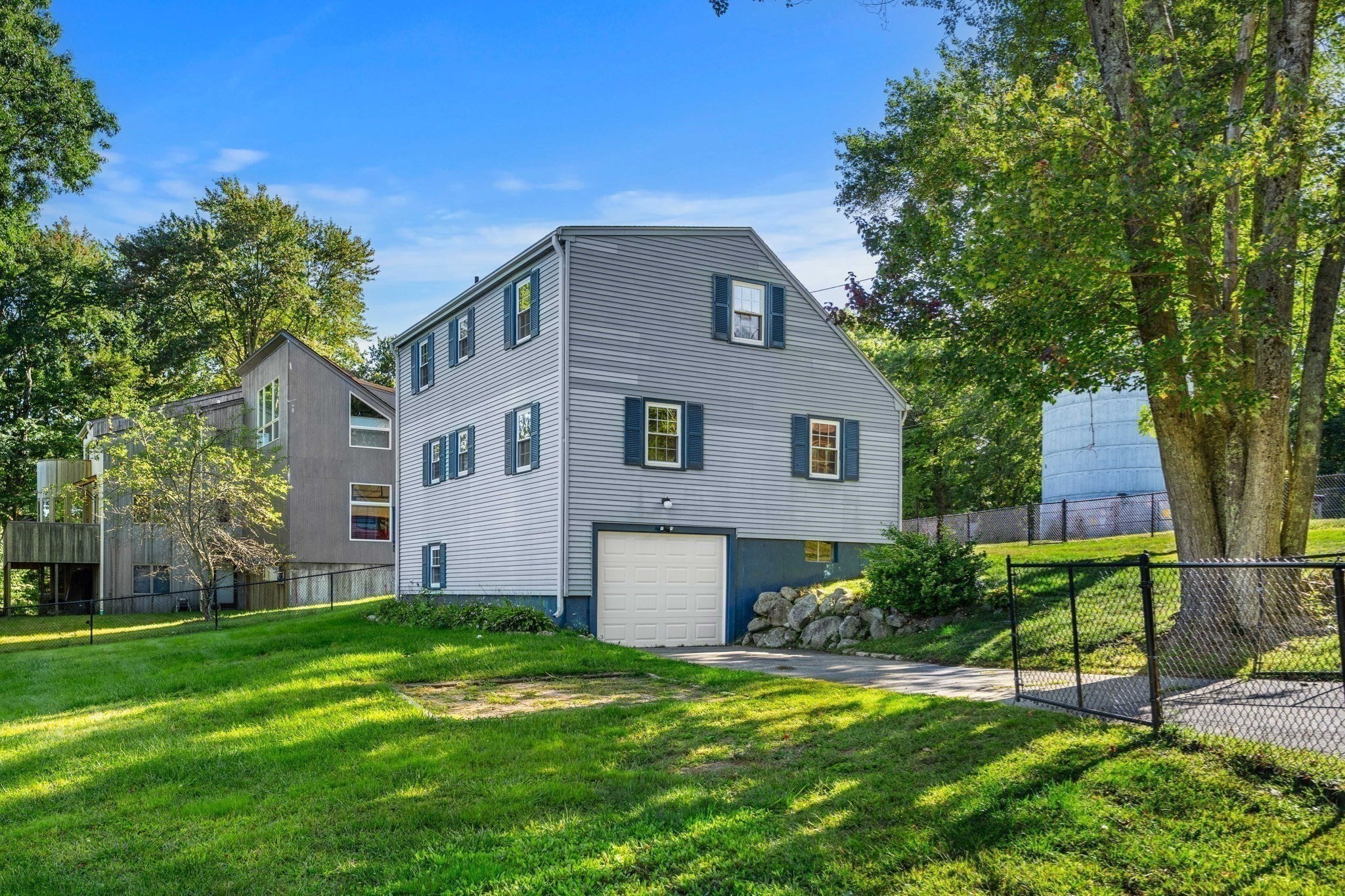 main property photo 24