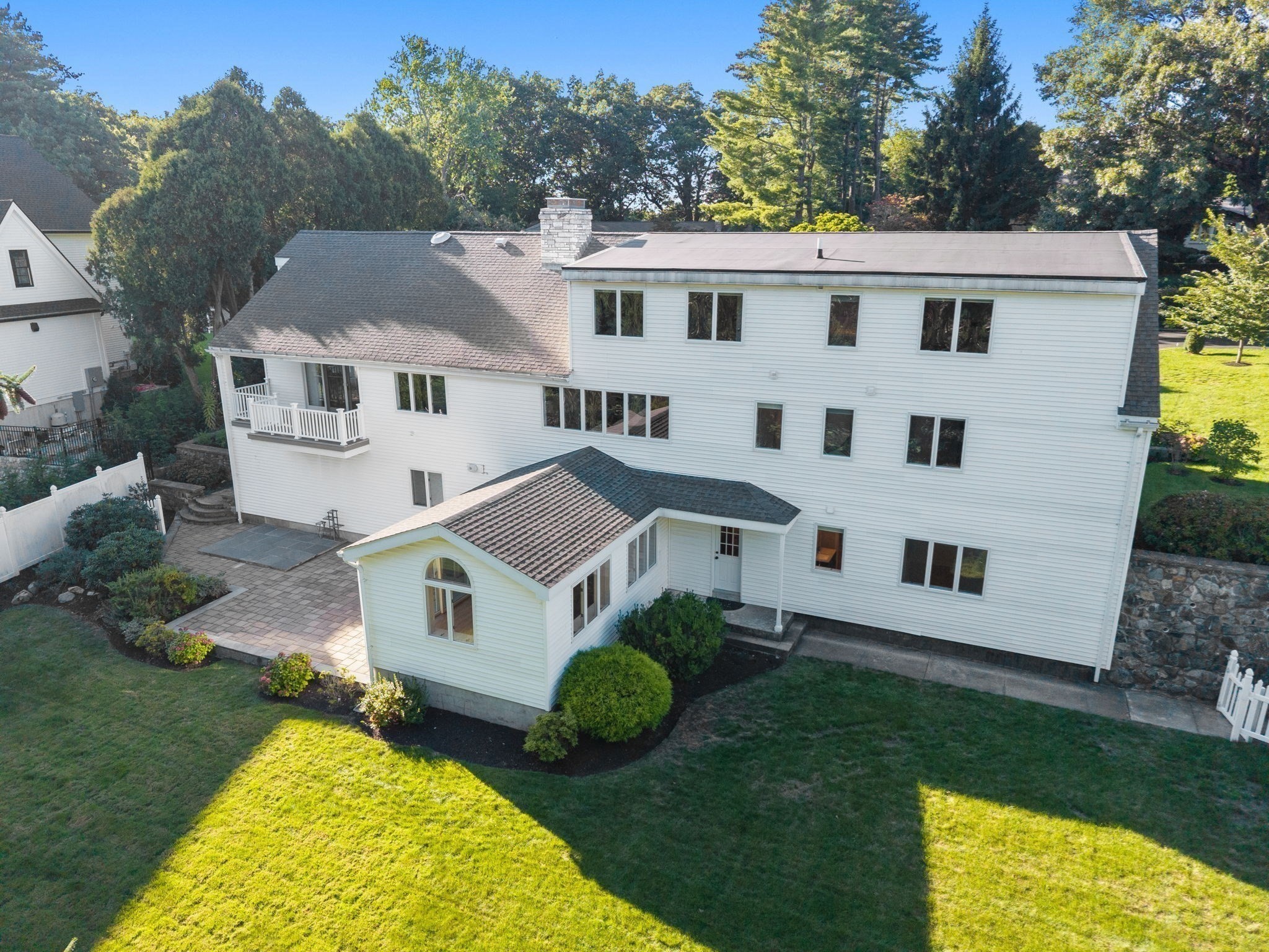 main property photo 40