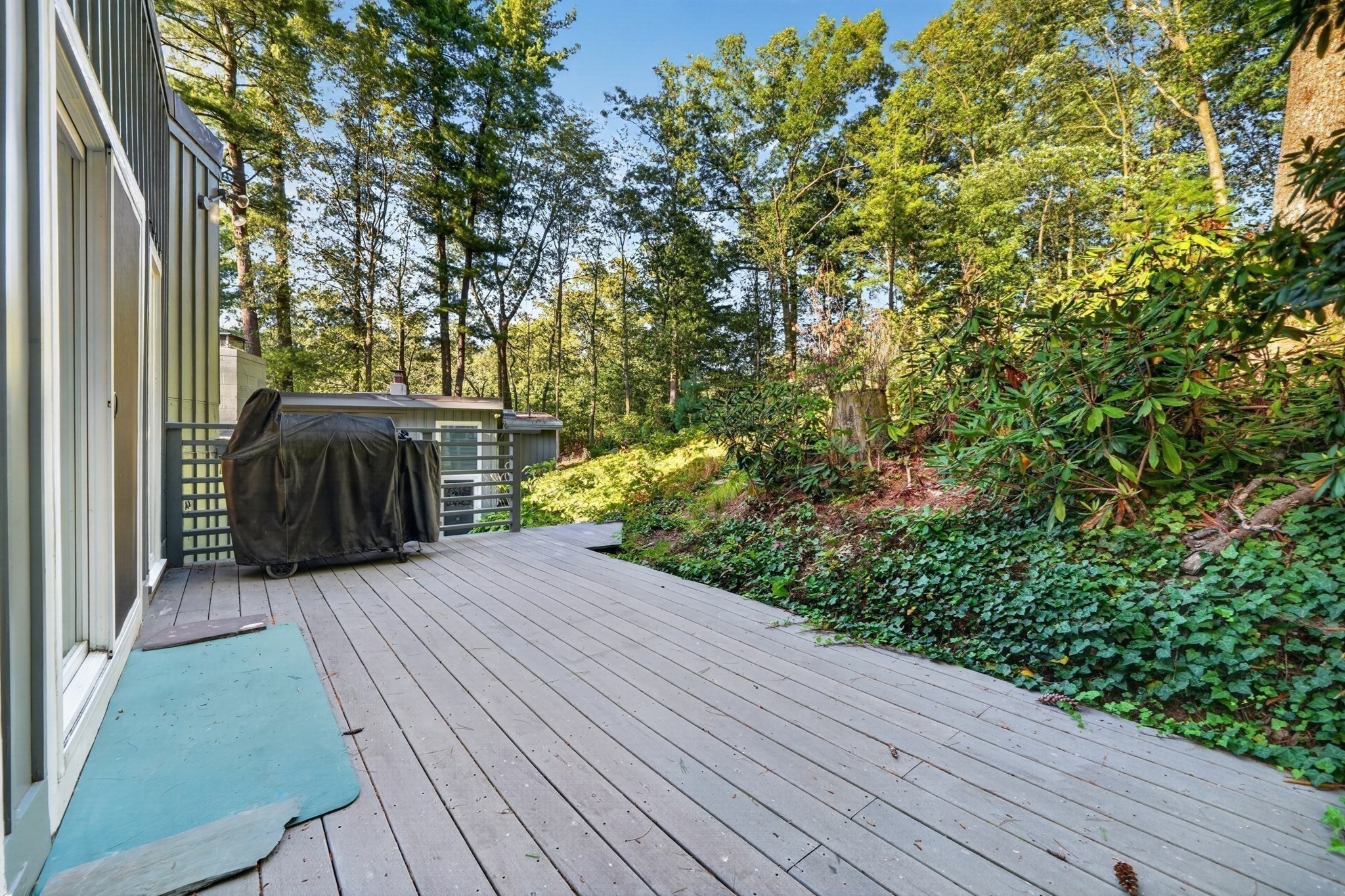 main property photo 30