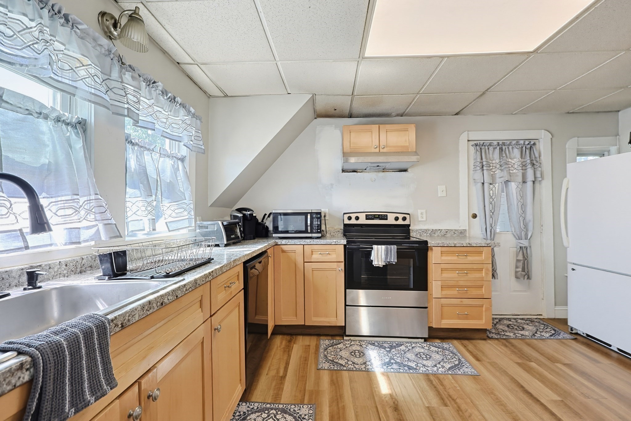 main property photo 27