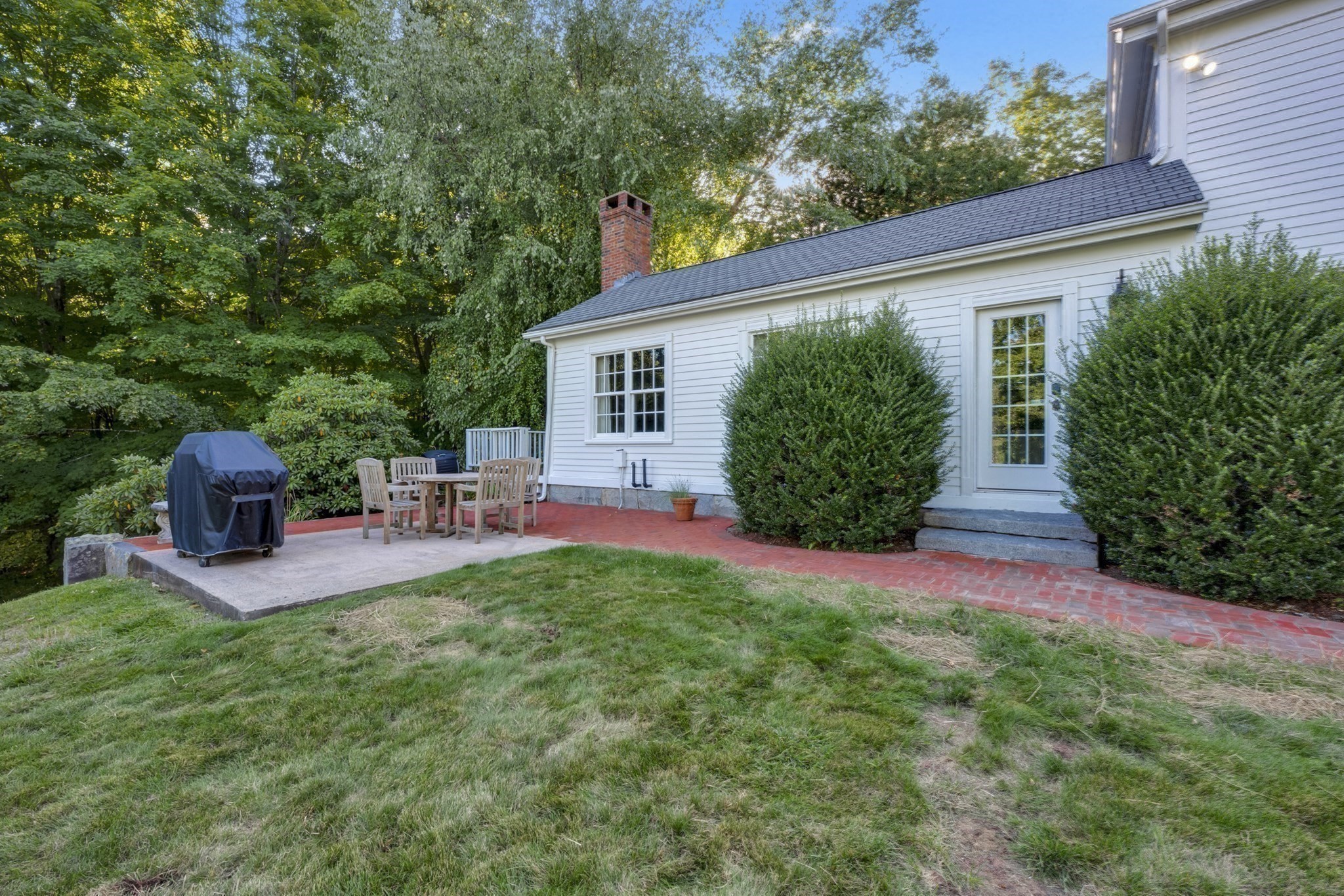 main property photo 32