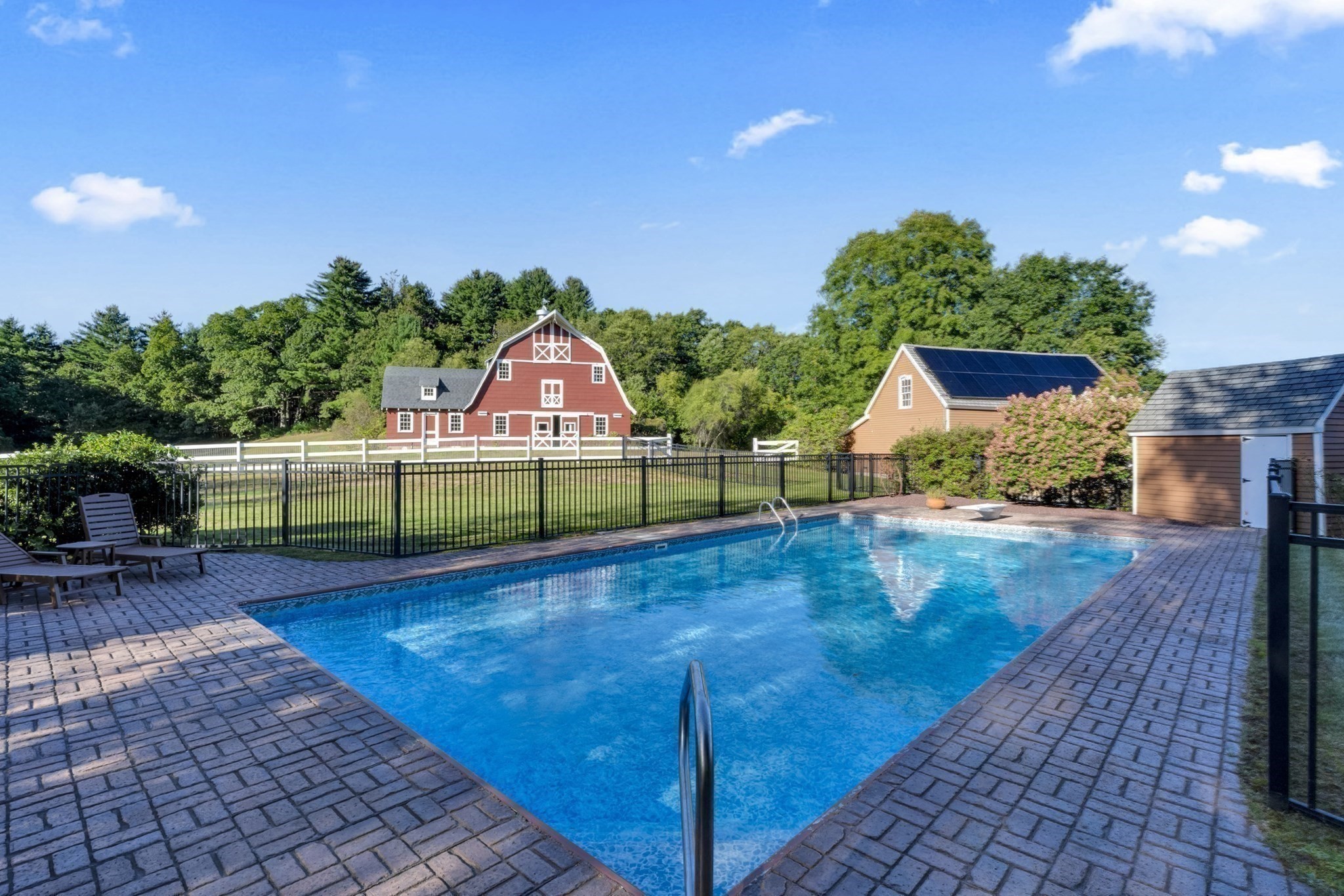 main property photo 36