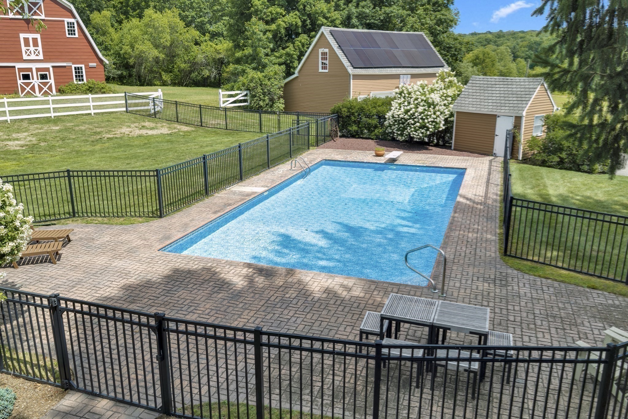 main property photo 7