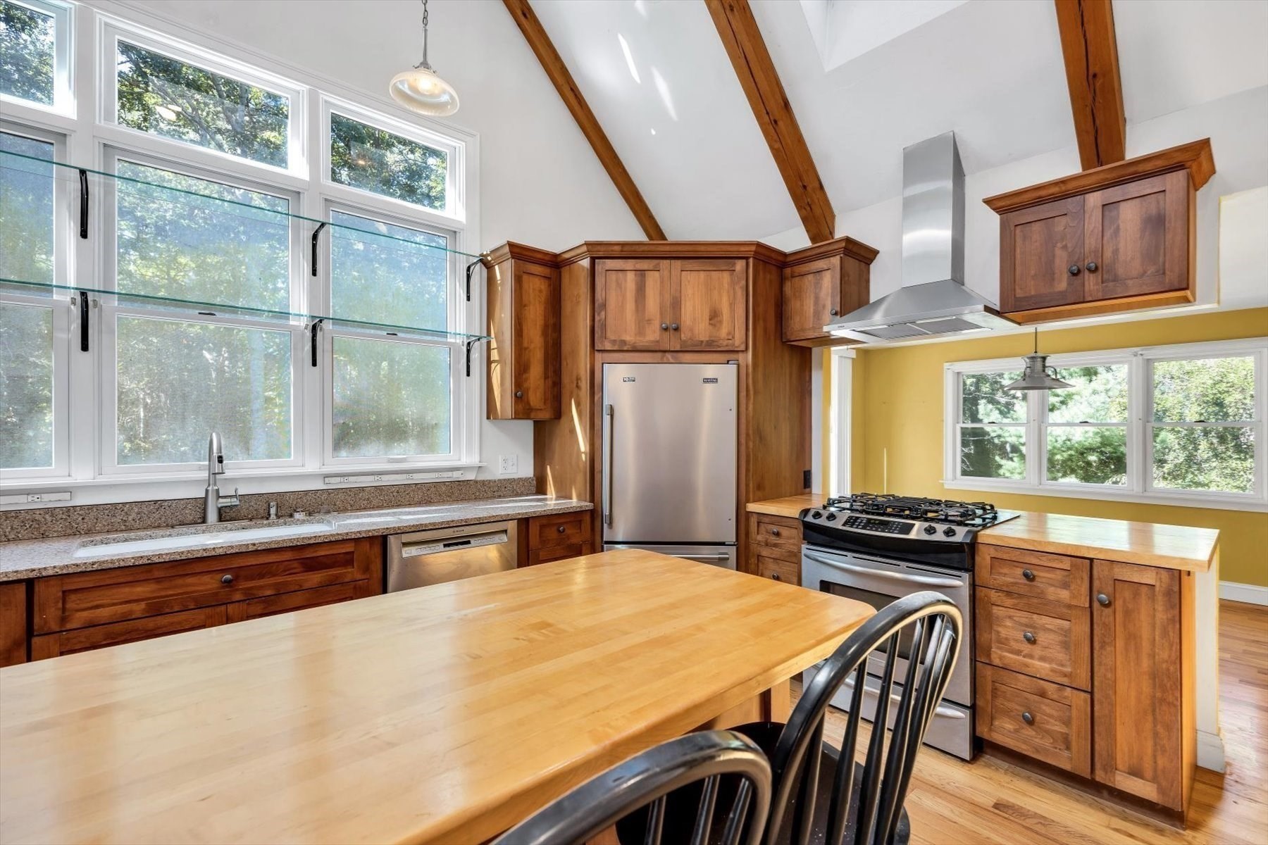 main property photo 8
