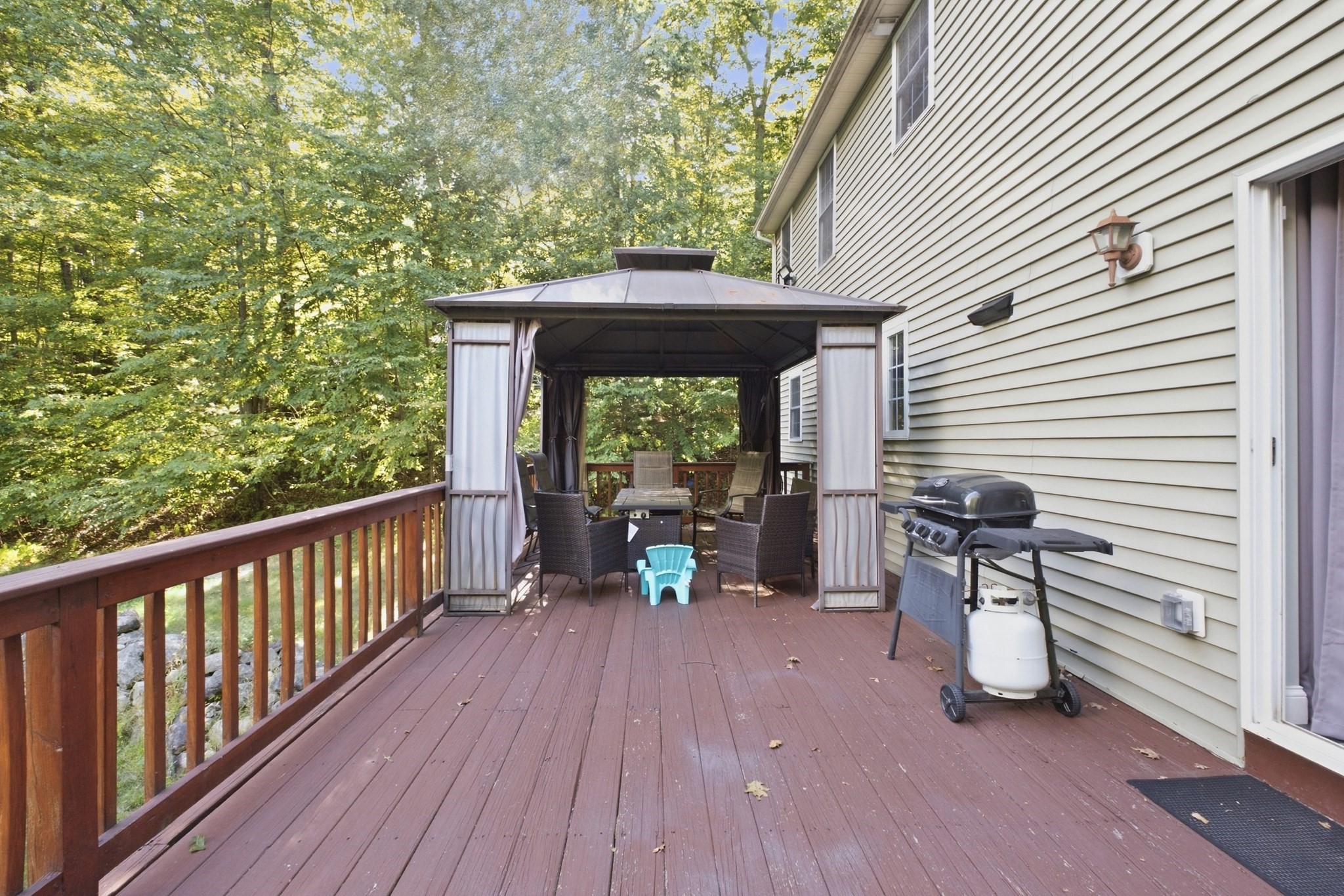main property photo 35