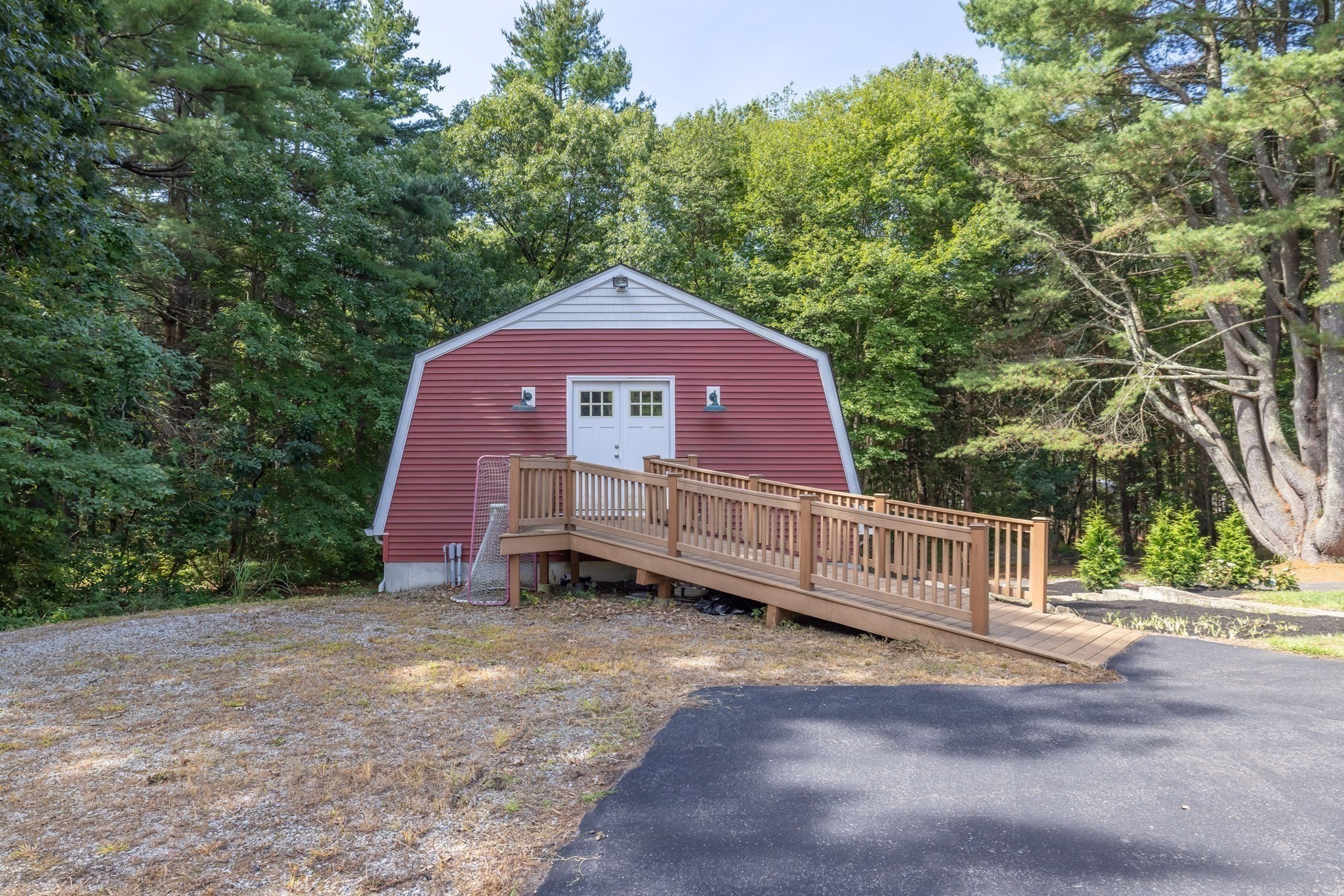 main property photo 32