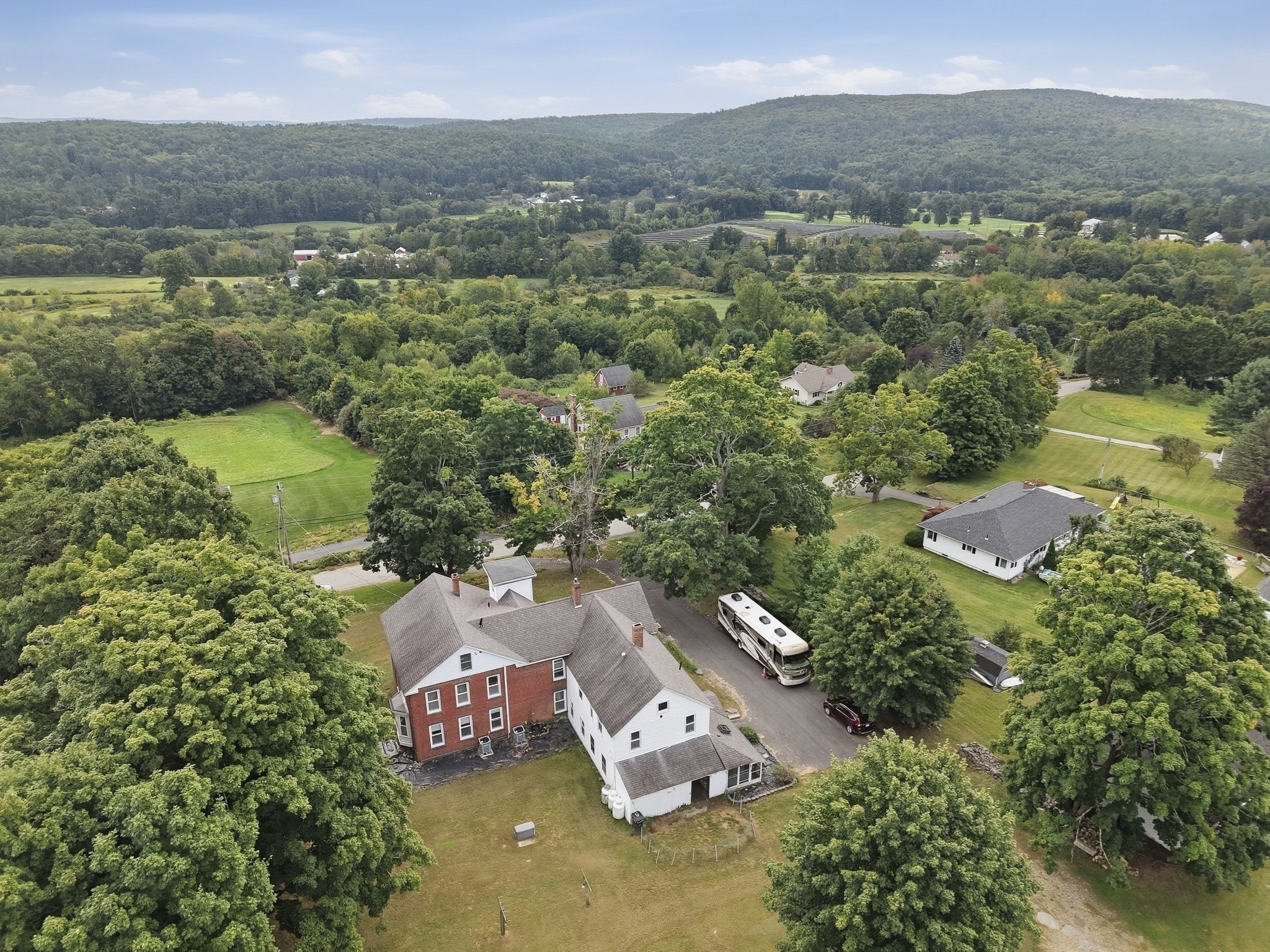 main property photo 34