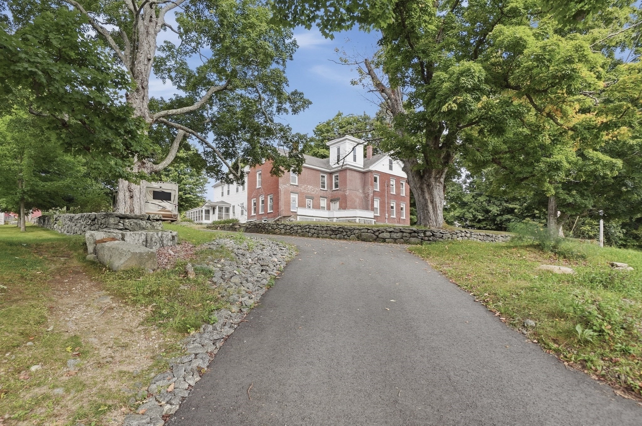 main property photo 40
