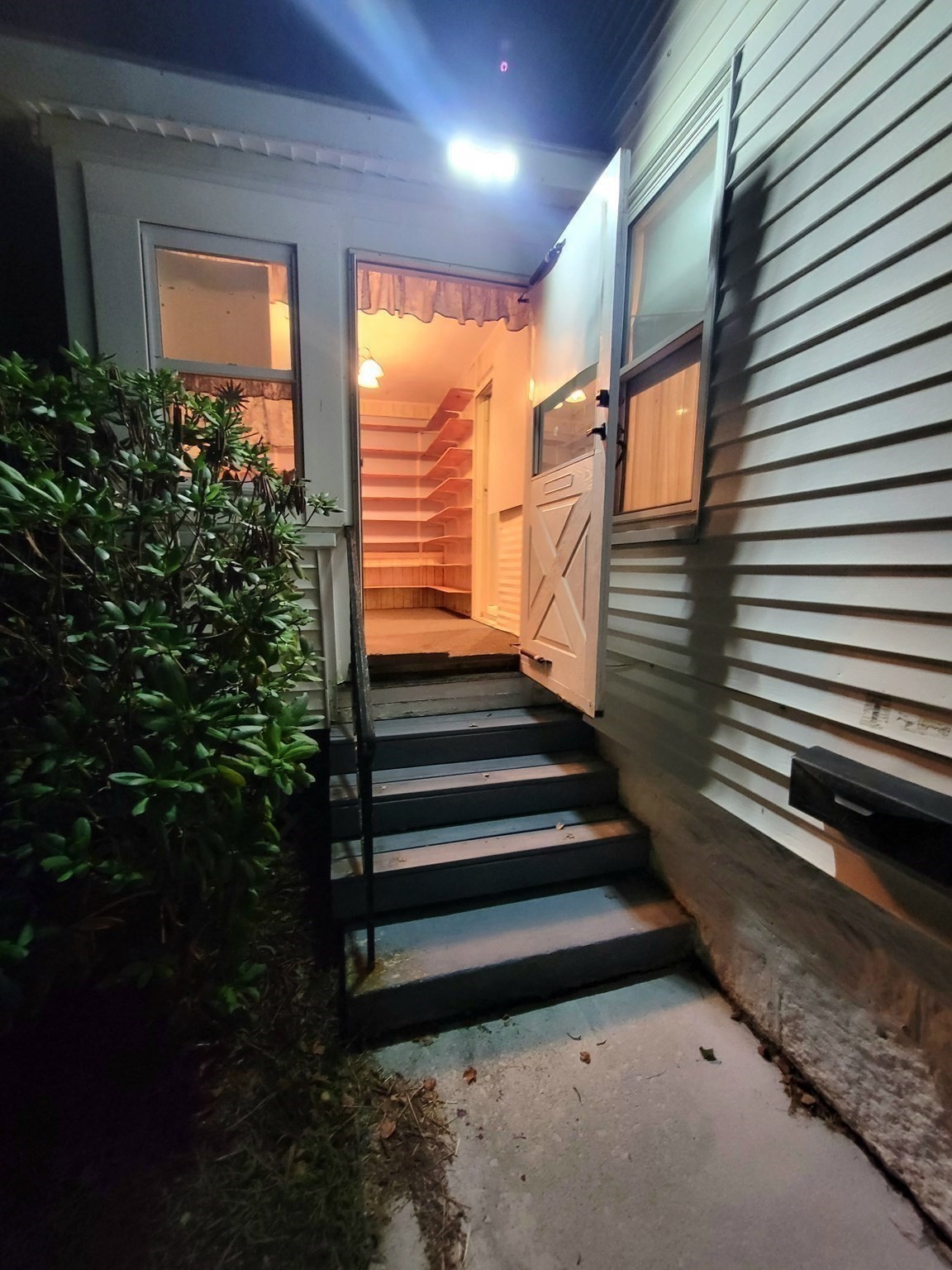 main property photo 14