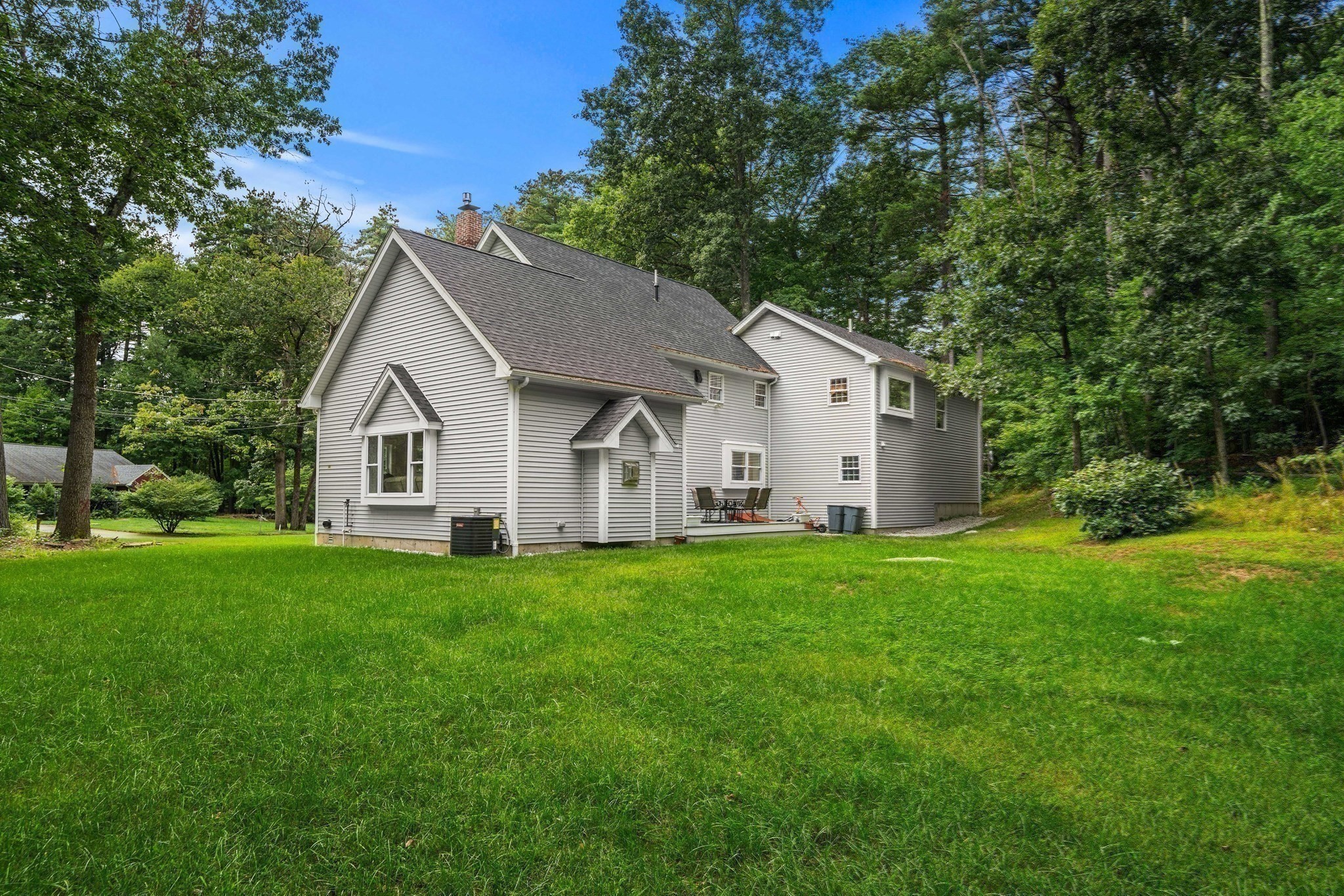 main property photo 28