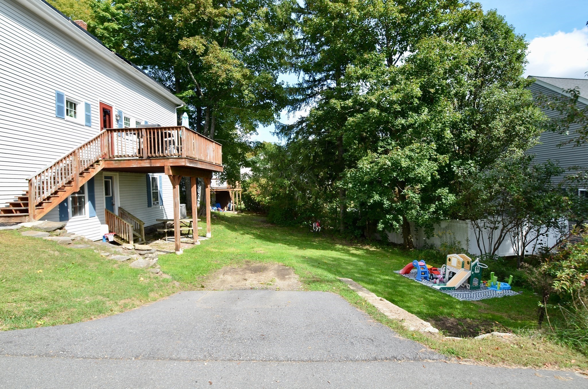 main property photo 31