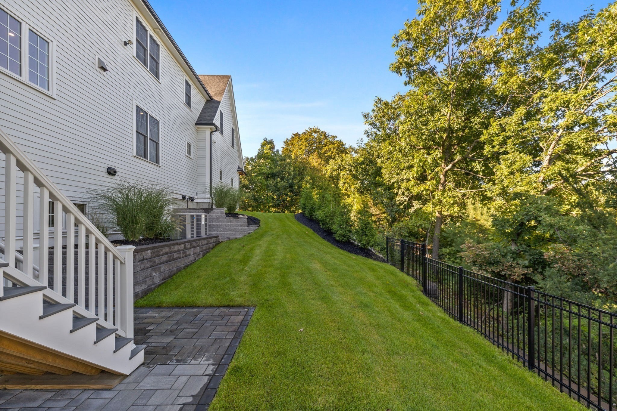 main property photo 32