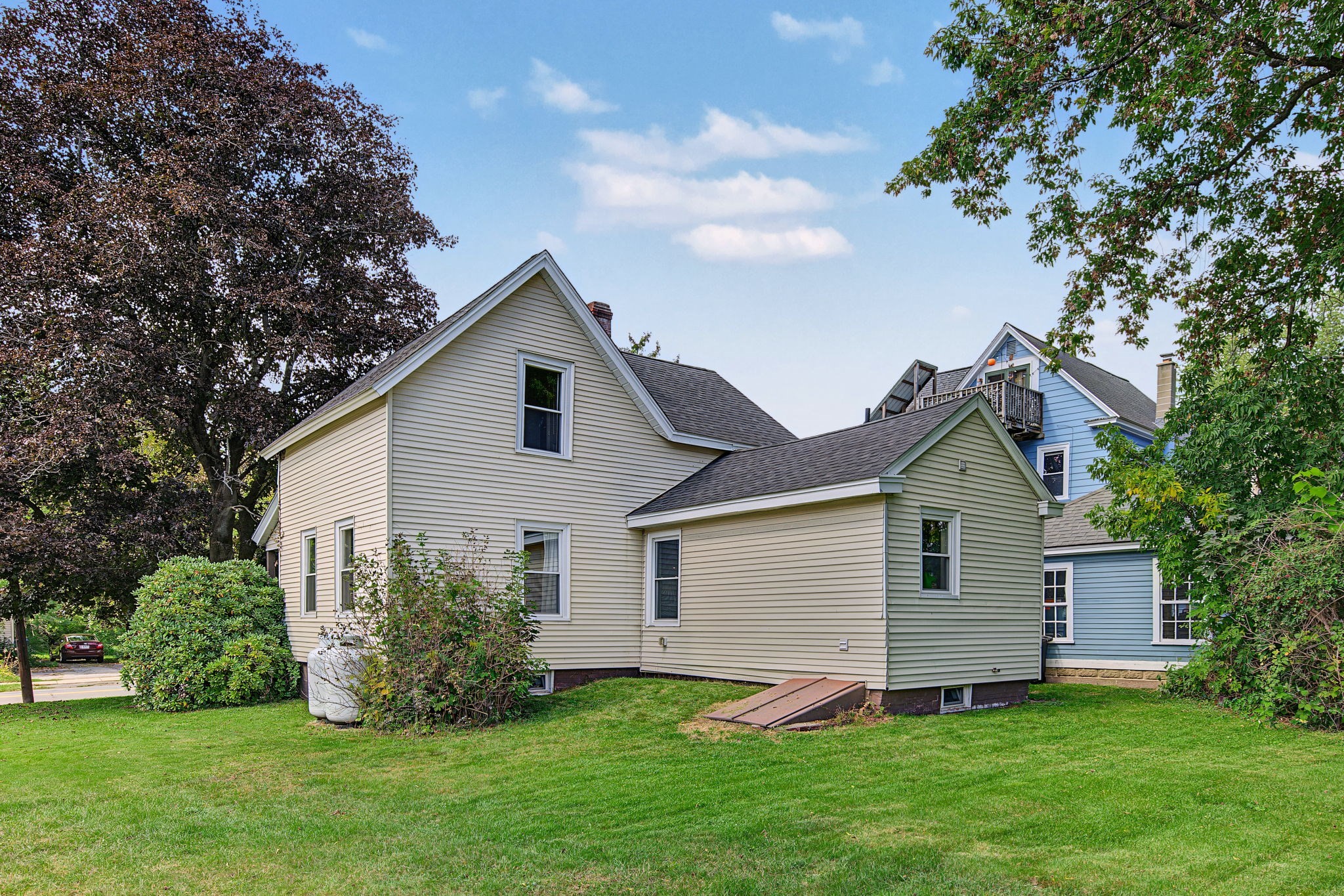 main property photo 22