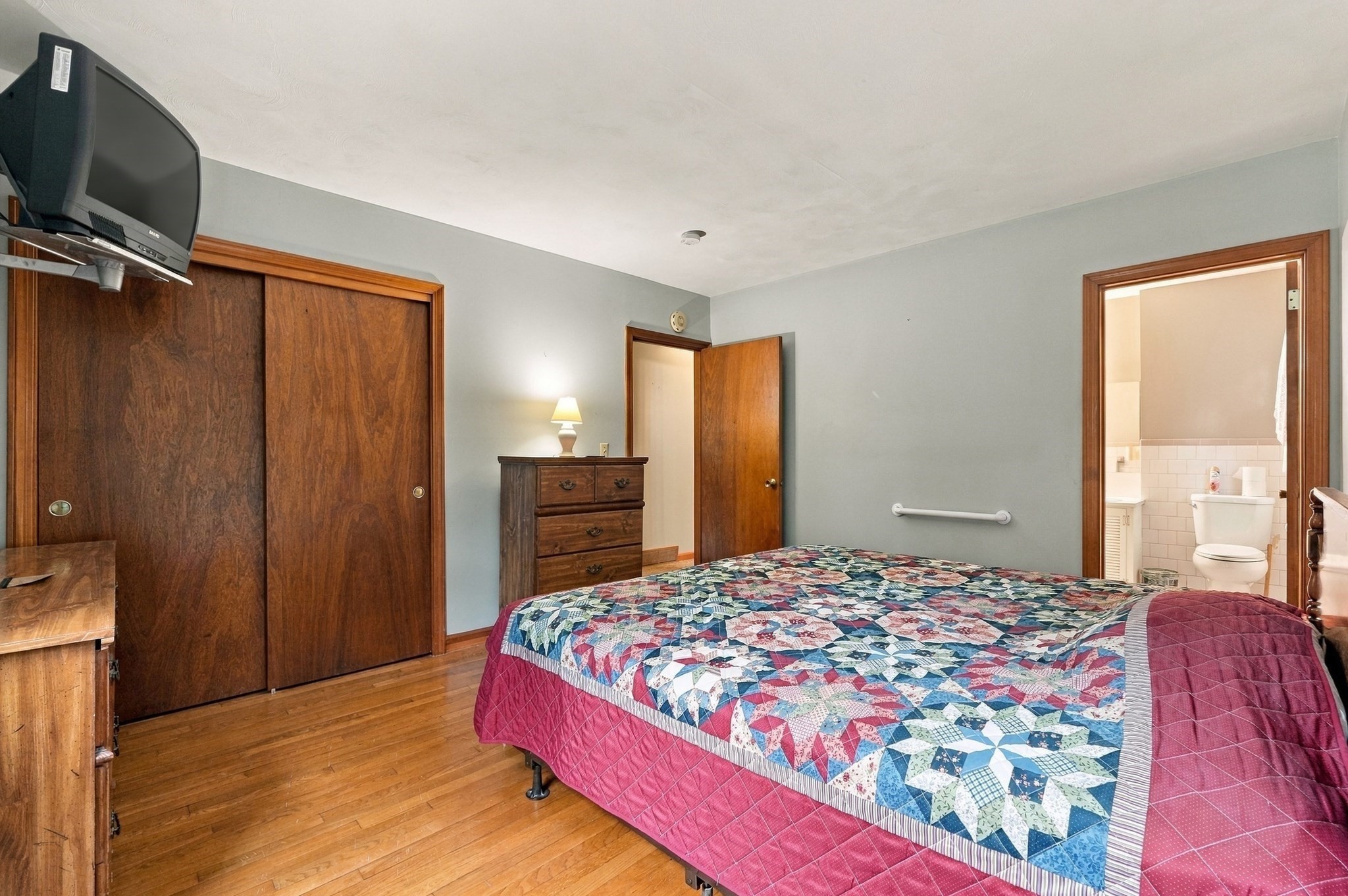 main property photo 36