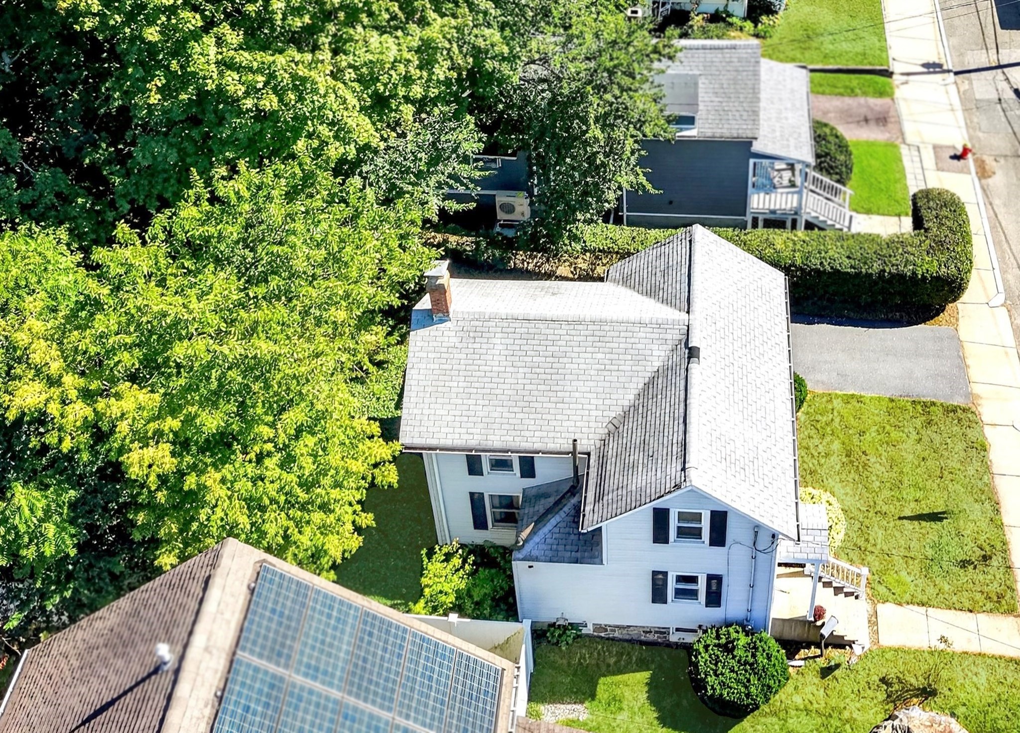 main property photo 28