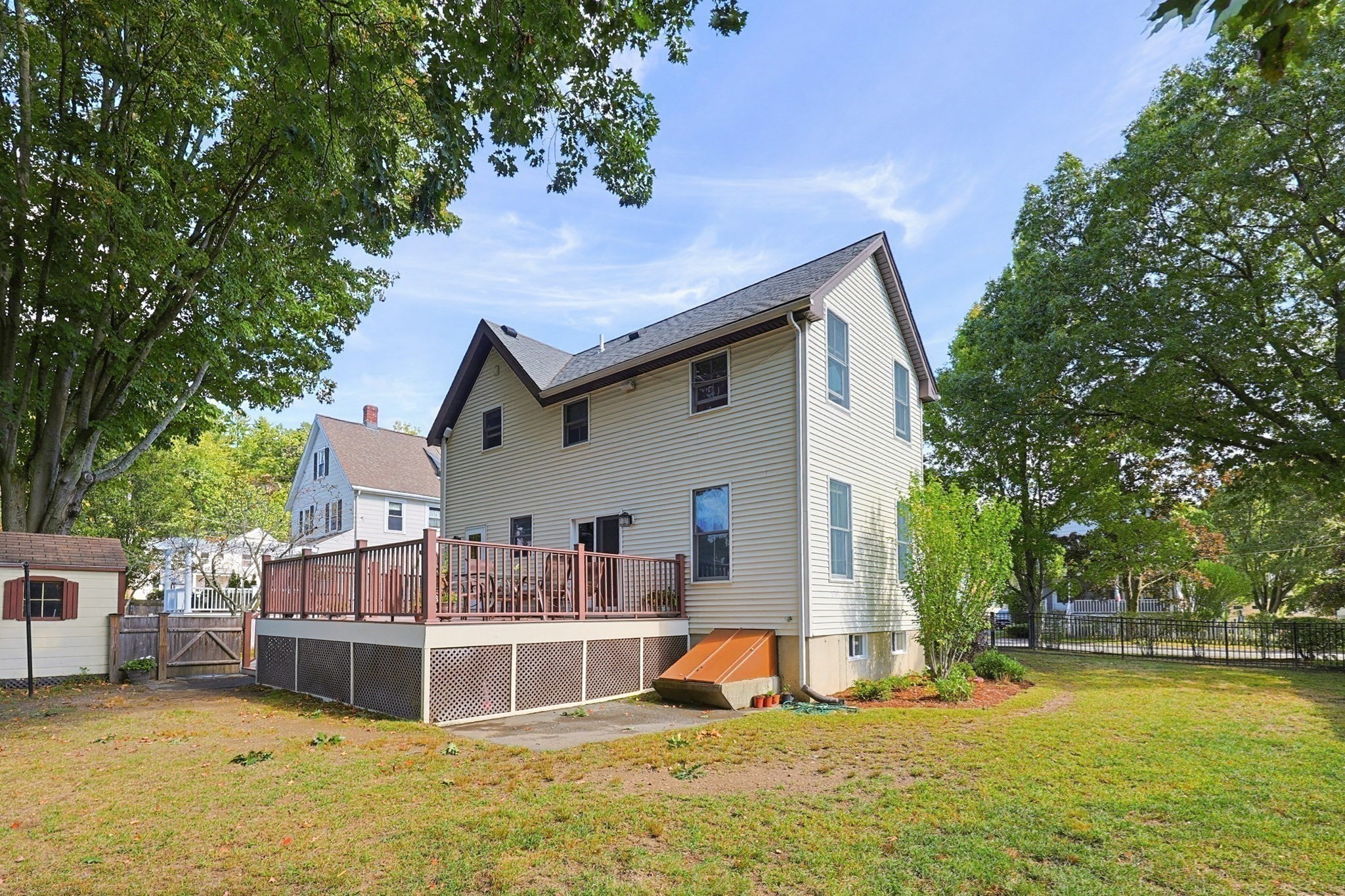 main property photo 40