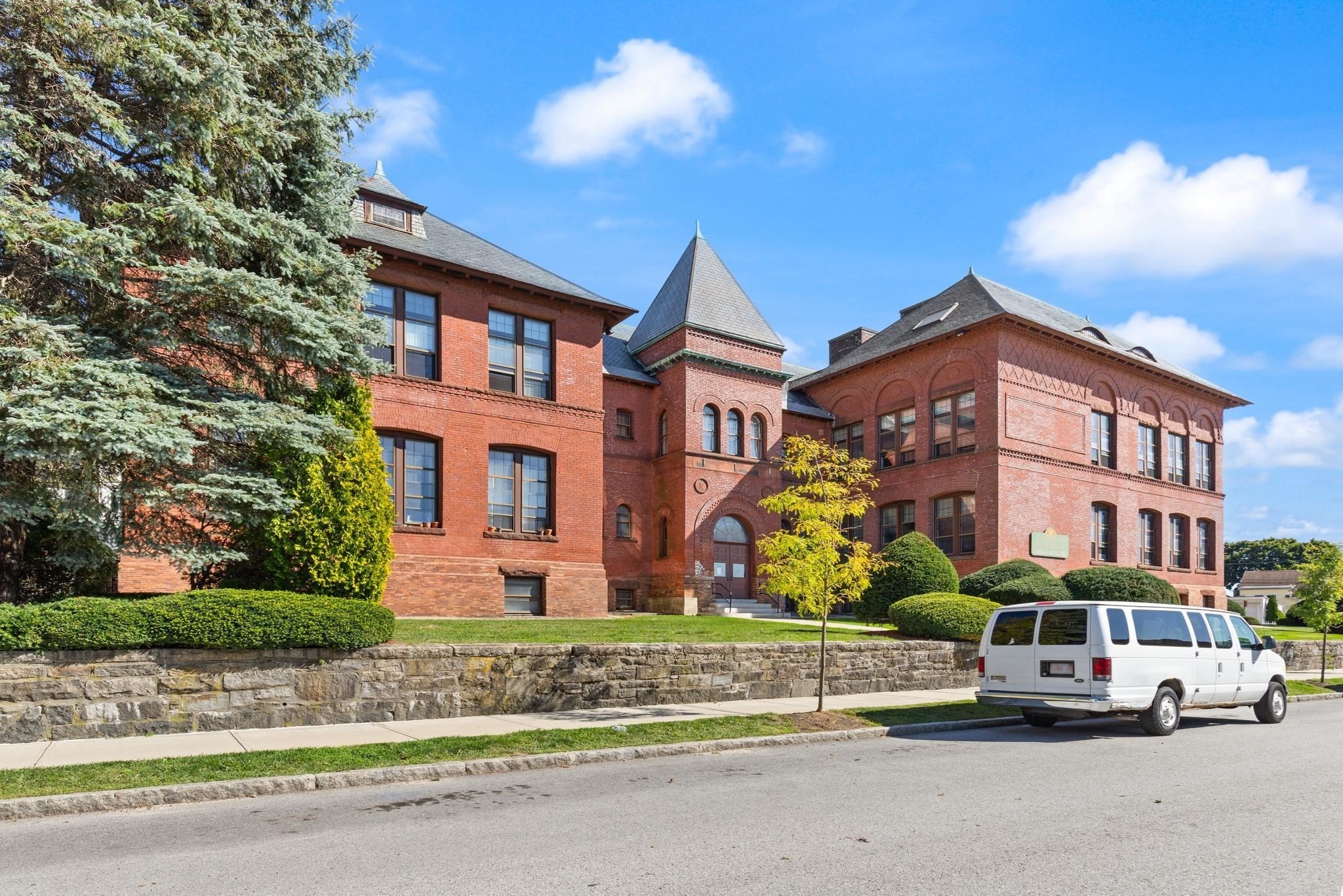 main property photo 17