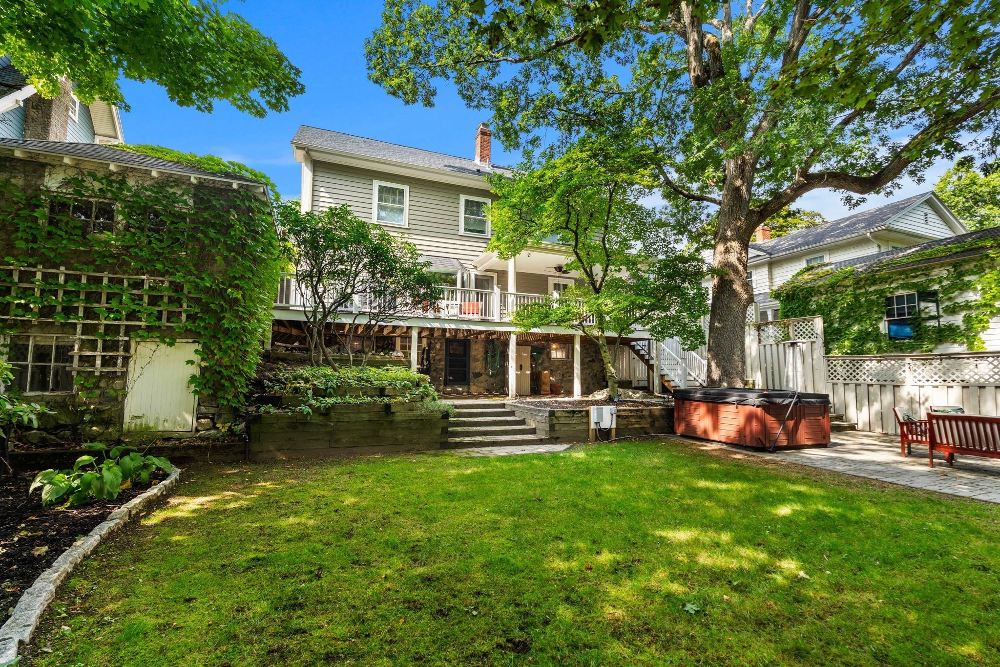 main property photo 36