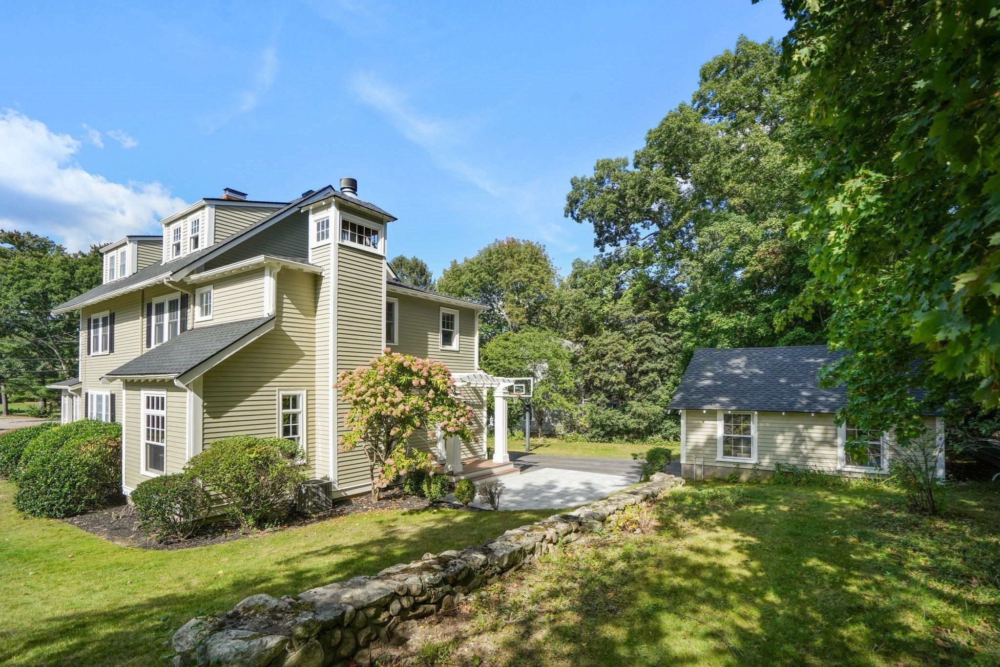 main property photo 25
