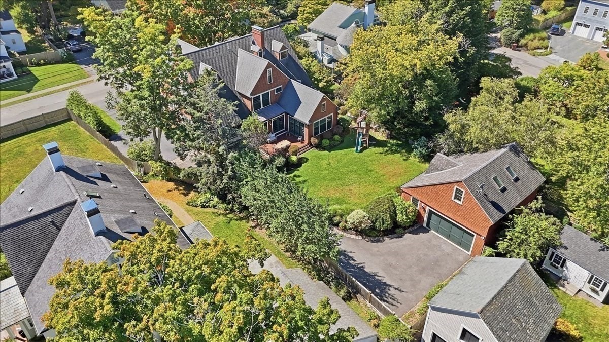 main property photo 40