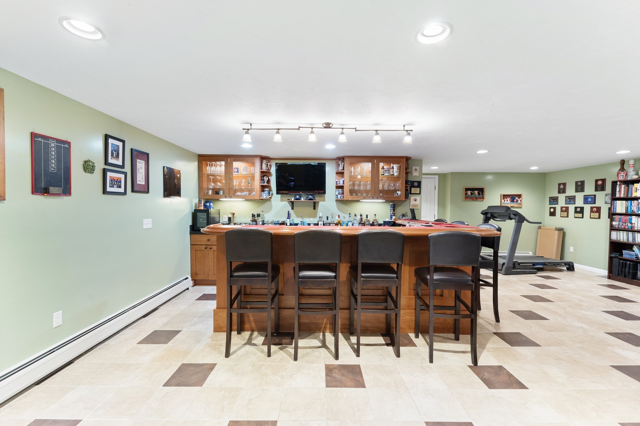 main property photo 28